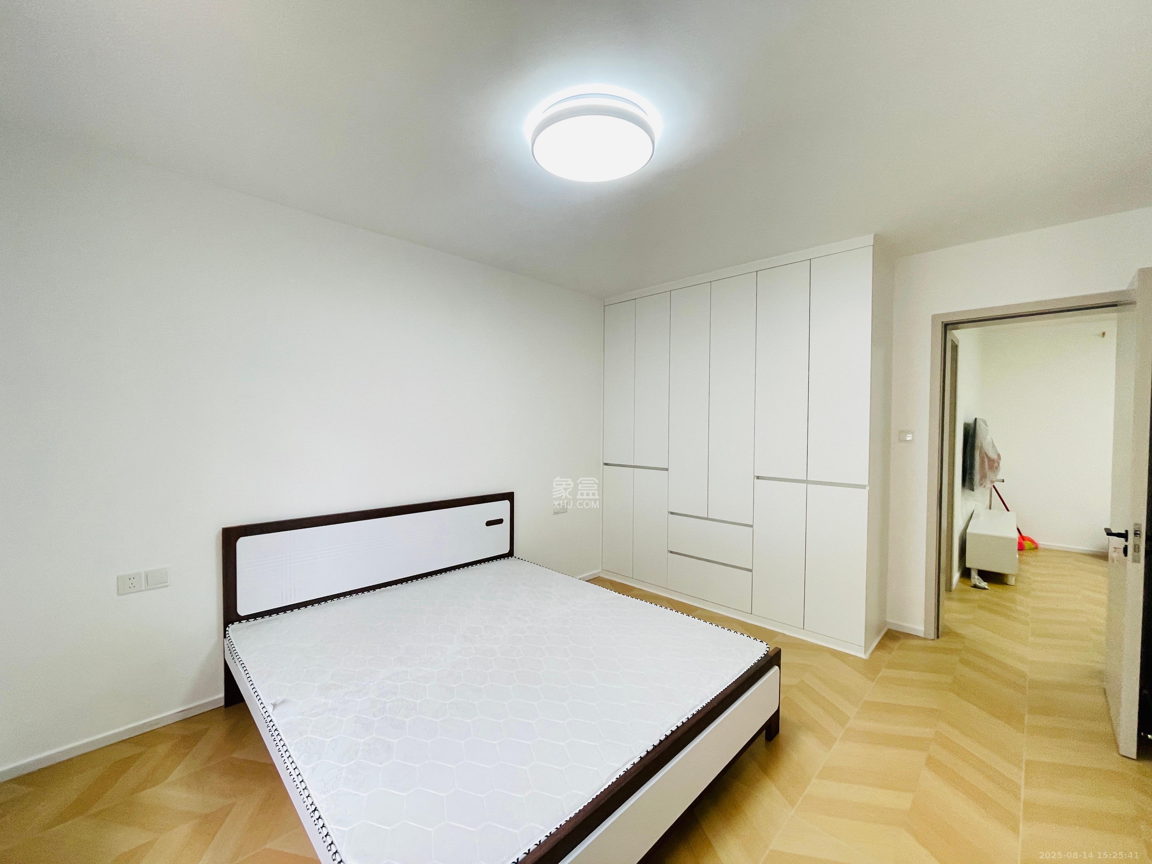 英才园三片 3室2厅1卫 2300.0元/月 英才园三片 3室2厅1卫 2300.0元/月室内图