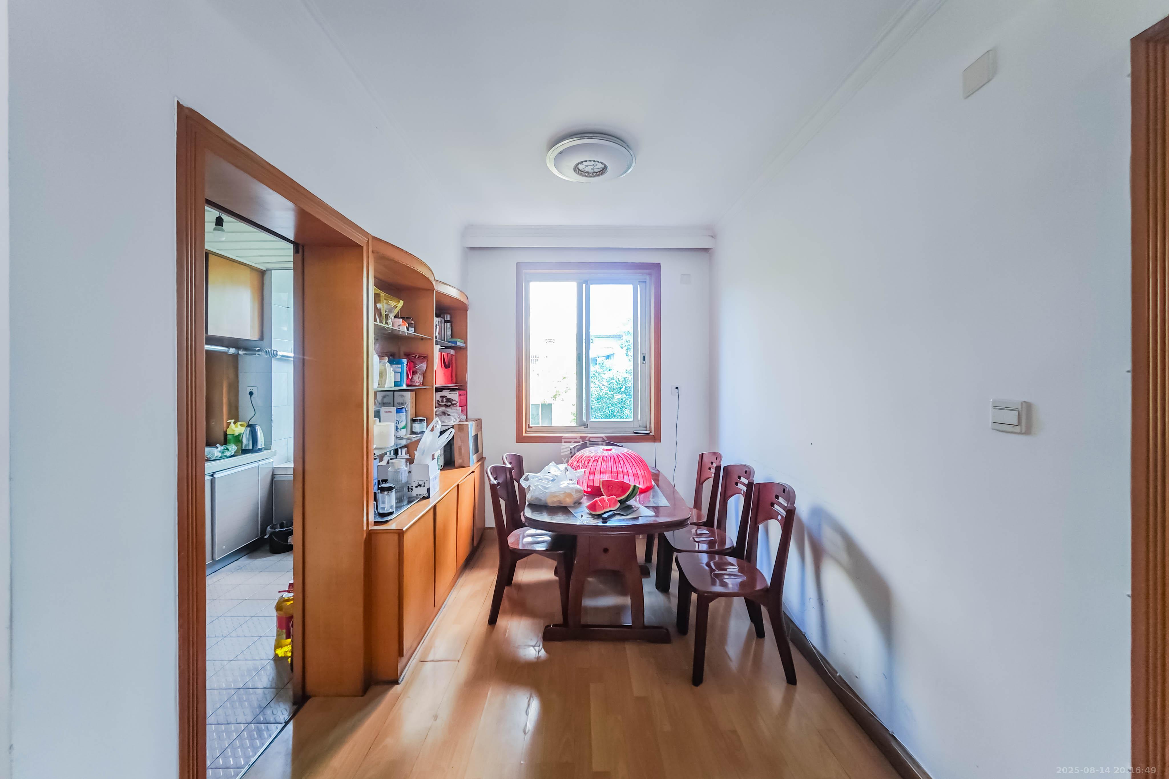 雨花区教师村 3室2厅1卫 56.0万 雨花区教师村 3室2厅1卫 56.0万客厅