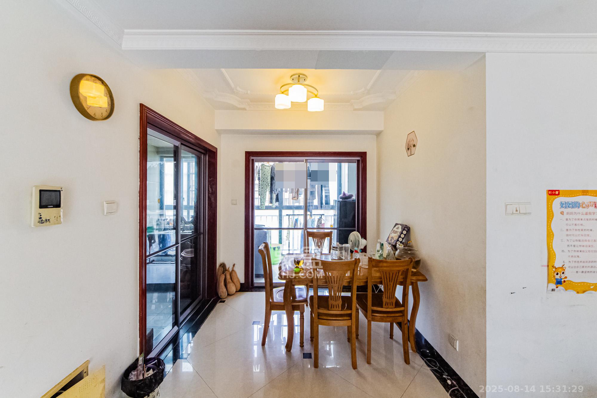 英祥春天 3室2厅2卫 2500.0元/月 英祥春天 3室2厅2卫 2500.0元/月室内图