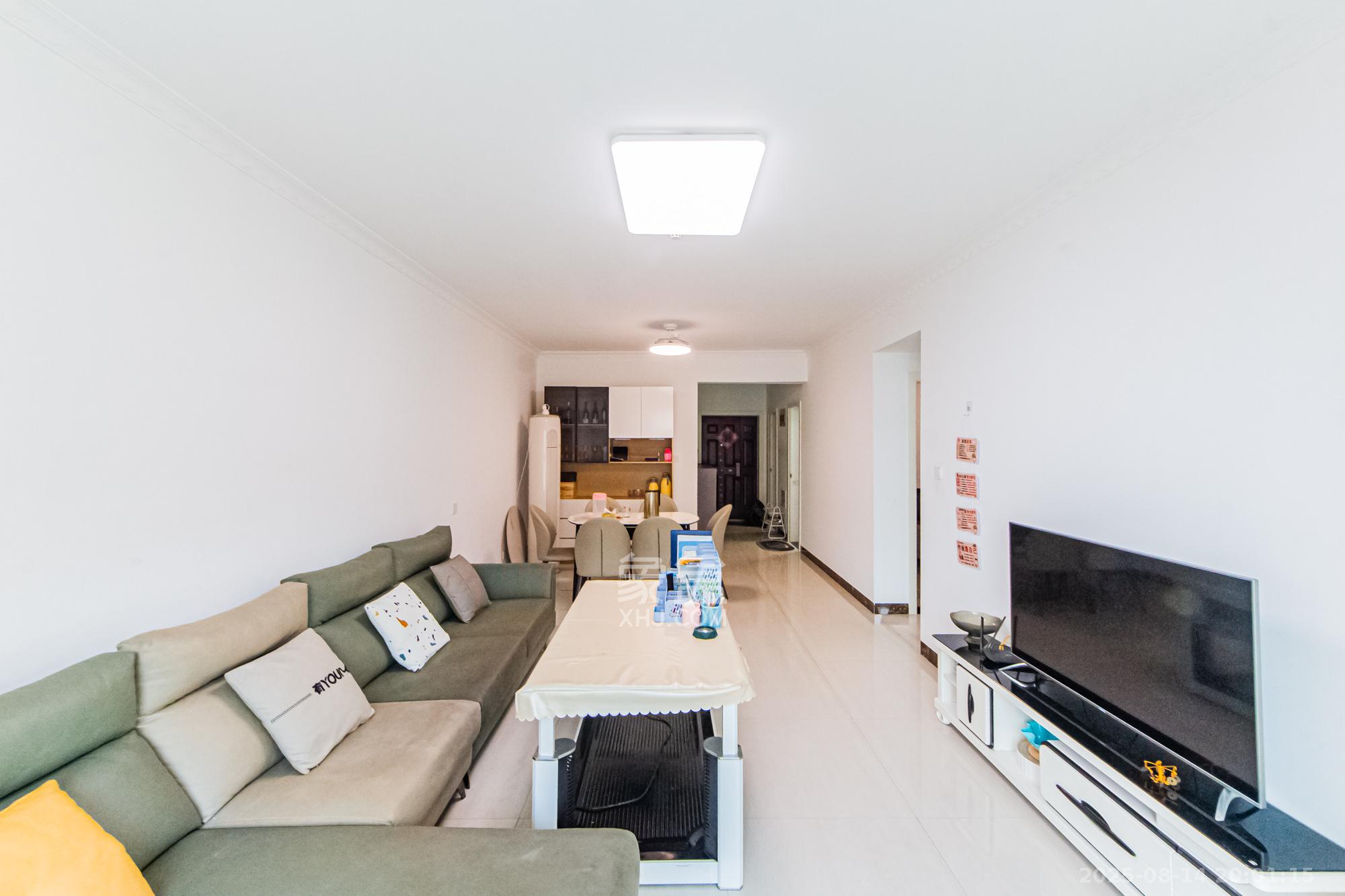 北辰三角洲E6区  3室2厅1卫    125.0万 北辰三角洲E6区  3室2厅1卫    125.0万客厅