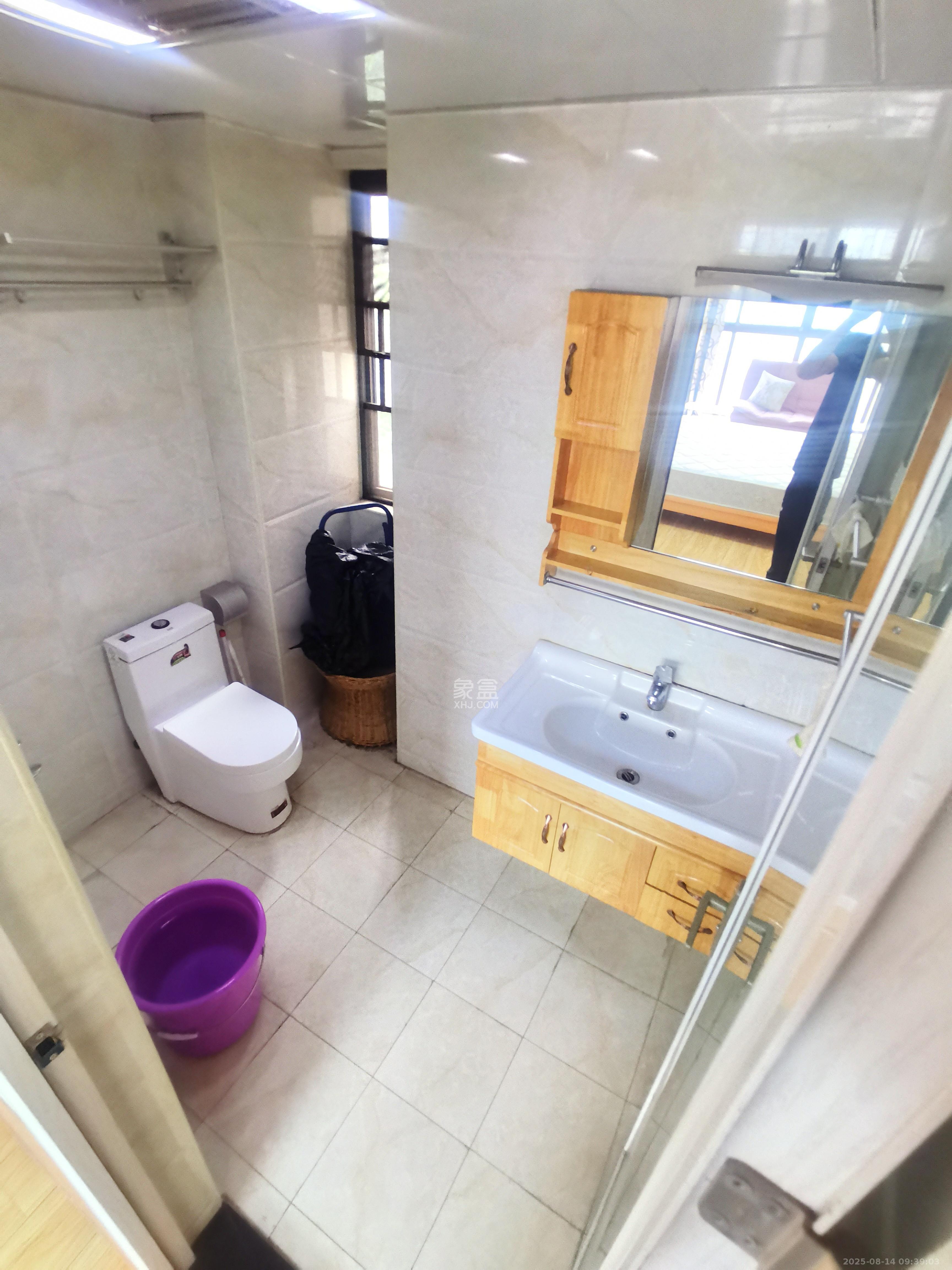 海洋半岛(月珑湾) 3室2厅2卫 2600.0元/月 海洋半岛(月珑湾) 3室2厅2卫 2600.0元/月室内图