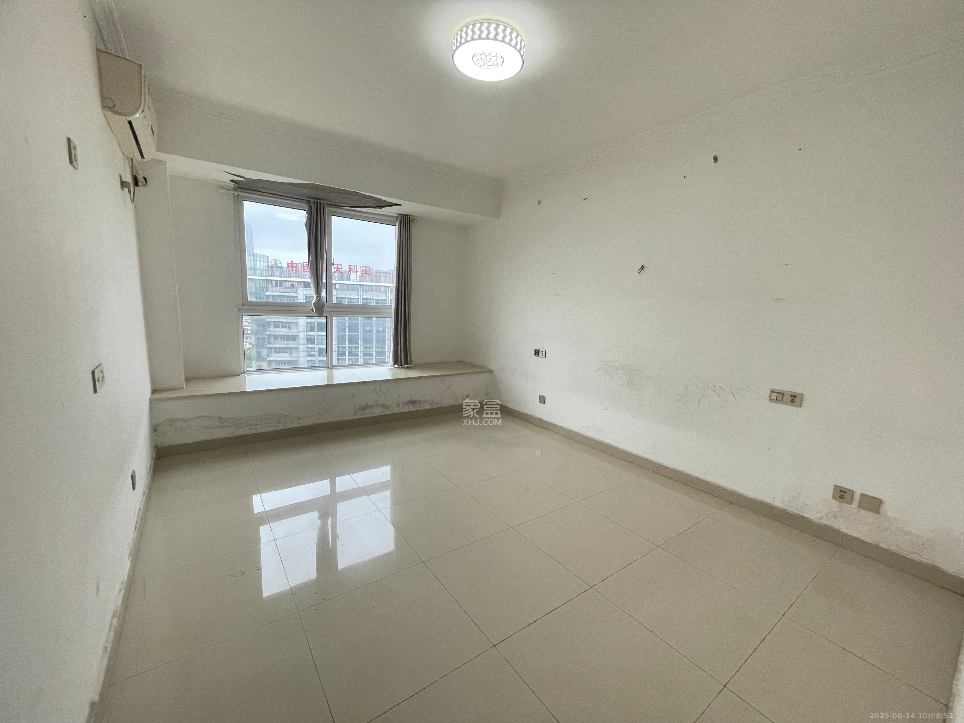 麓景裕园  3室2厅2卫    2600.0元/月室内图