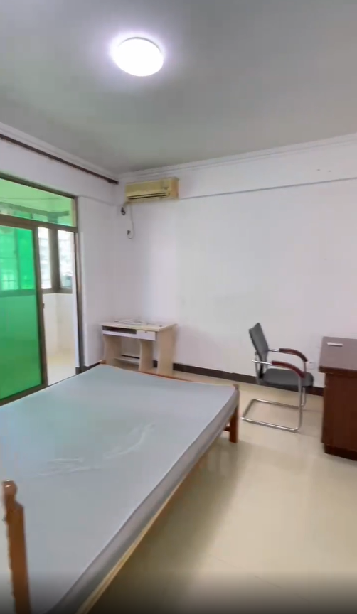 椰岛公寓  3室2厅2卫   2800.00元/月室内图