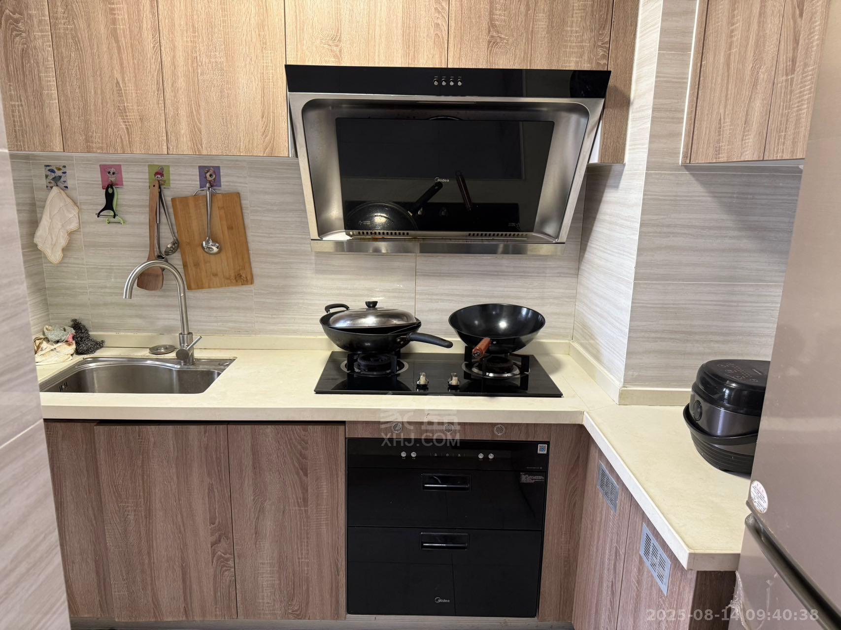 美的翰城 3室2厅2卫 2200.0元/月 美的翰城 3室2厅2卫 2200.0元/月室内图