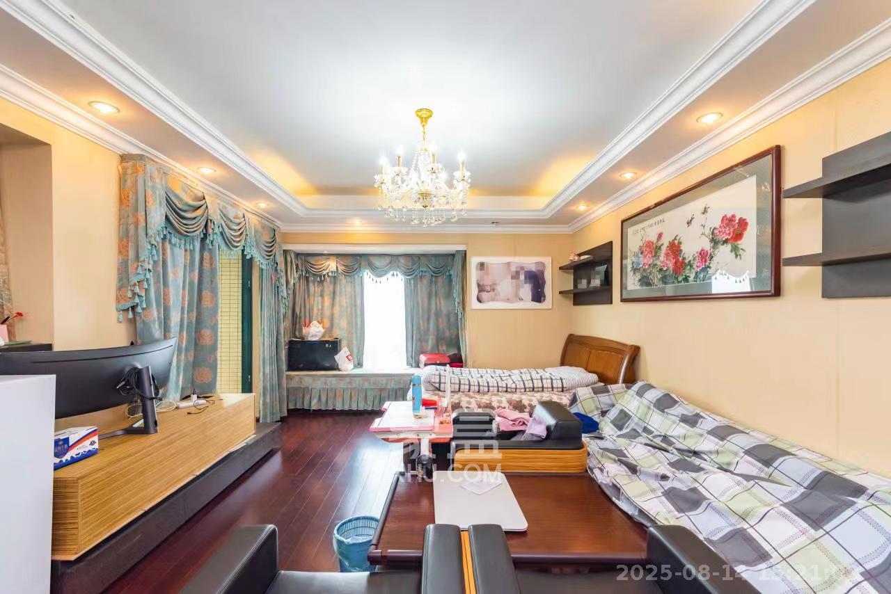 恒大雅苑 5室1厅3卫 8000.0元/月 恒大雅苑 5室1厅3卫 8000.0元/月室内图