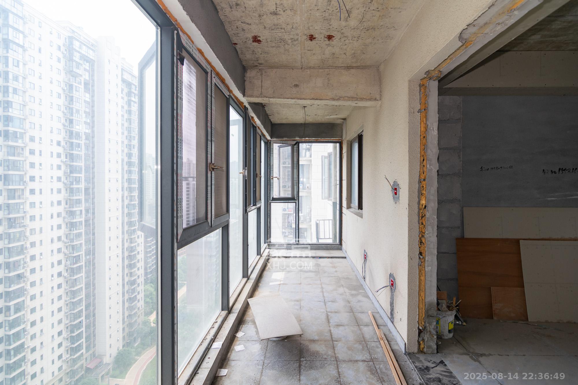 新华联梦想城  4室2厅2卫    85.0万 新华联梦想城  4室2厅2卫    85.0万阳台