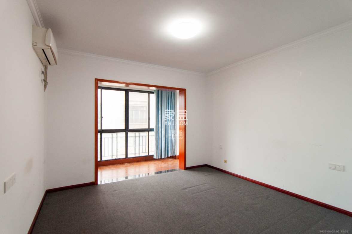 沁园春御院 4室2厅1卫 199.99万 沁园春御院 4室2厅1卫 199.99万其他