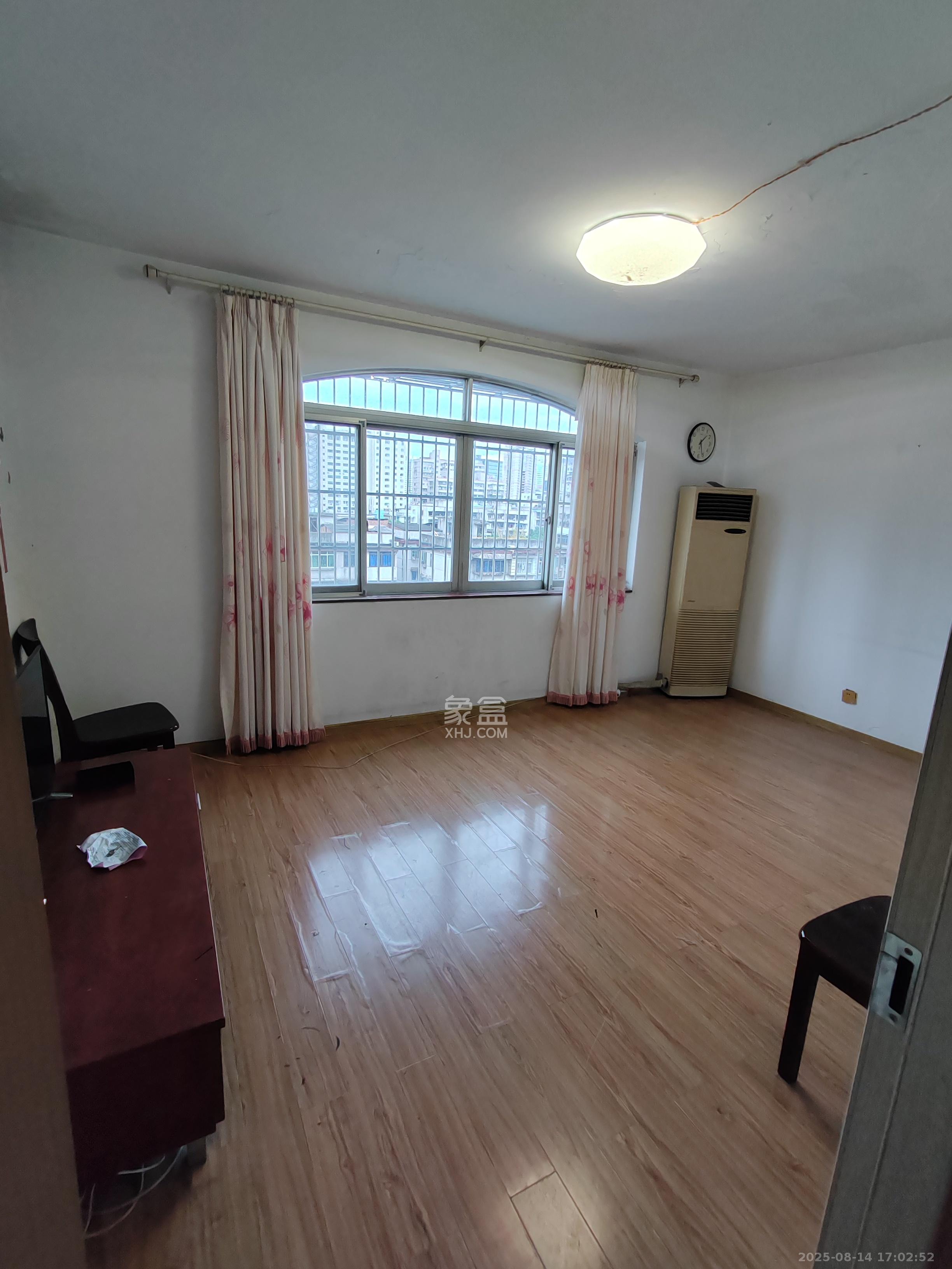 稻田园公寓 3室2厅2卫 2800.0元/月 稻田园公寓 3室2厅2卫 2800.0元/月室内图