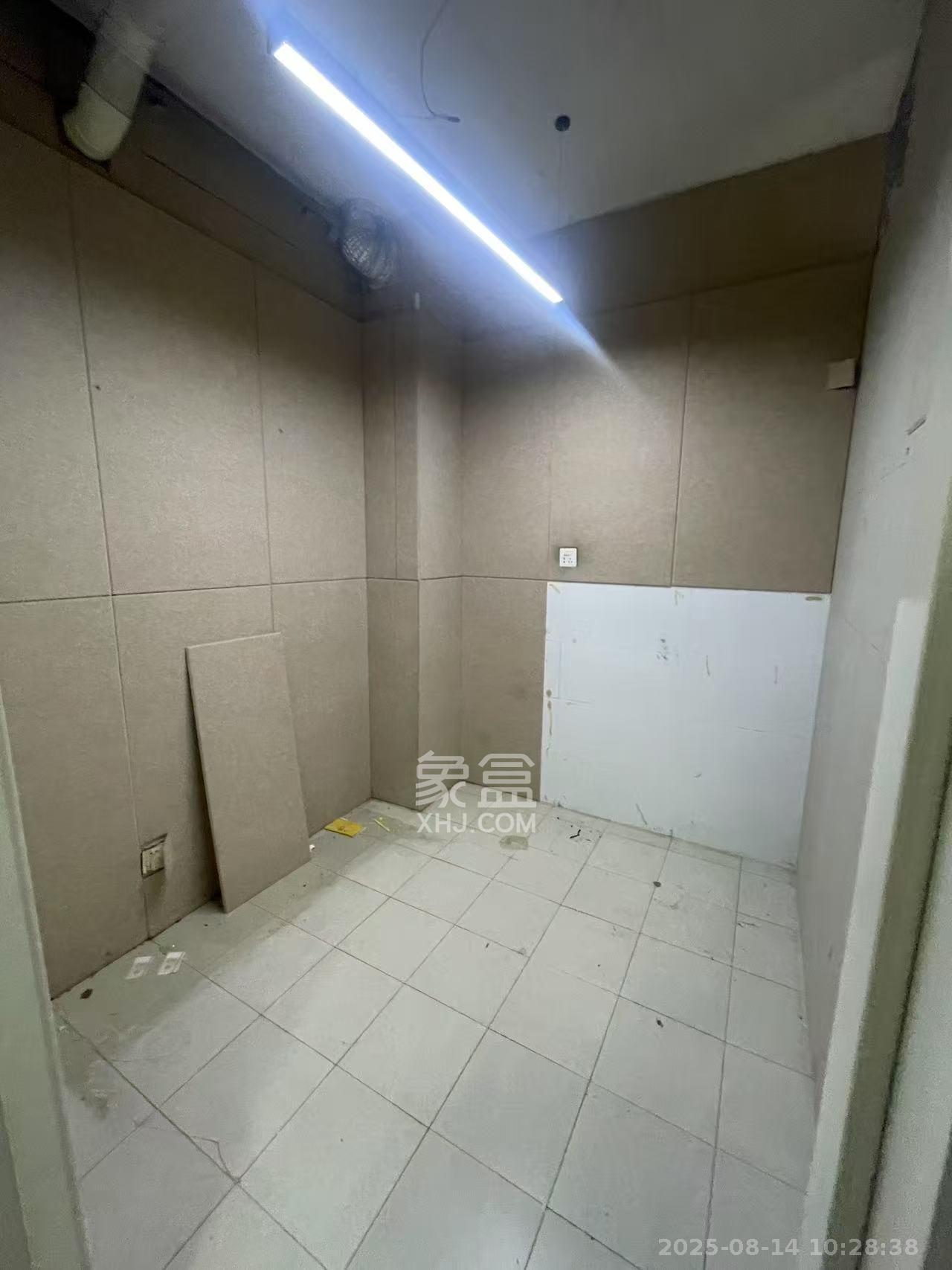 奥林匹克花园  3室2厅2卫   2500.00元/月室内图