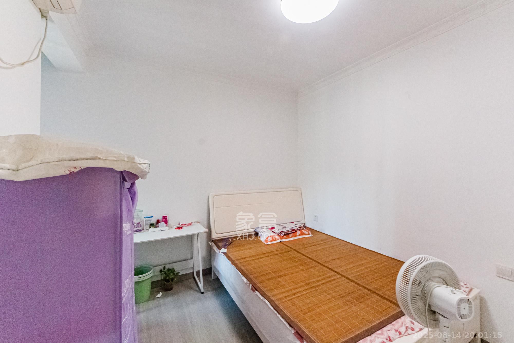 北辰三角洲E6区  3室2厅1卫    125.0万 北辰三角洲E6区  3室2厅1卫    125.0万卧室