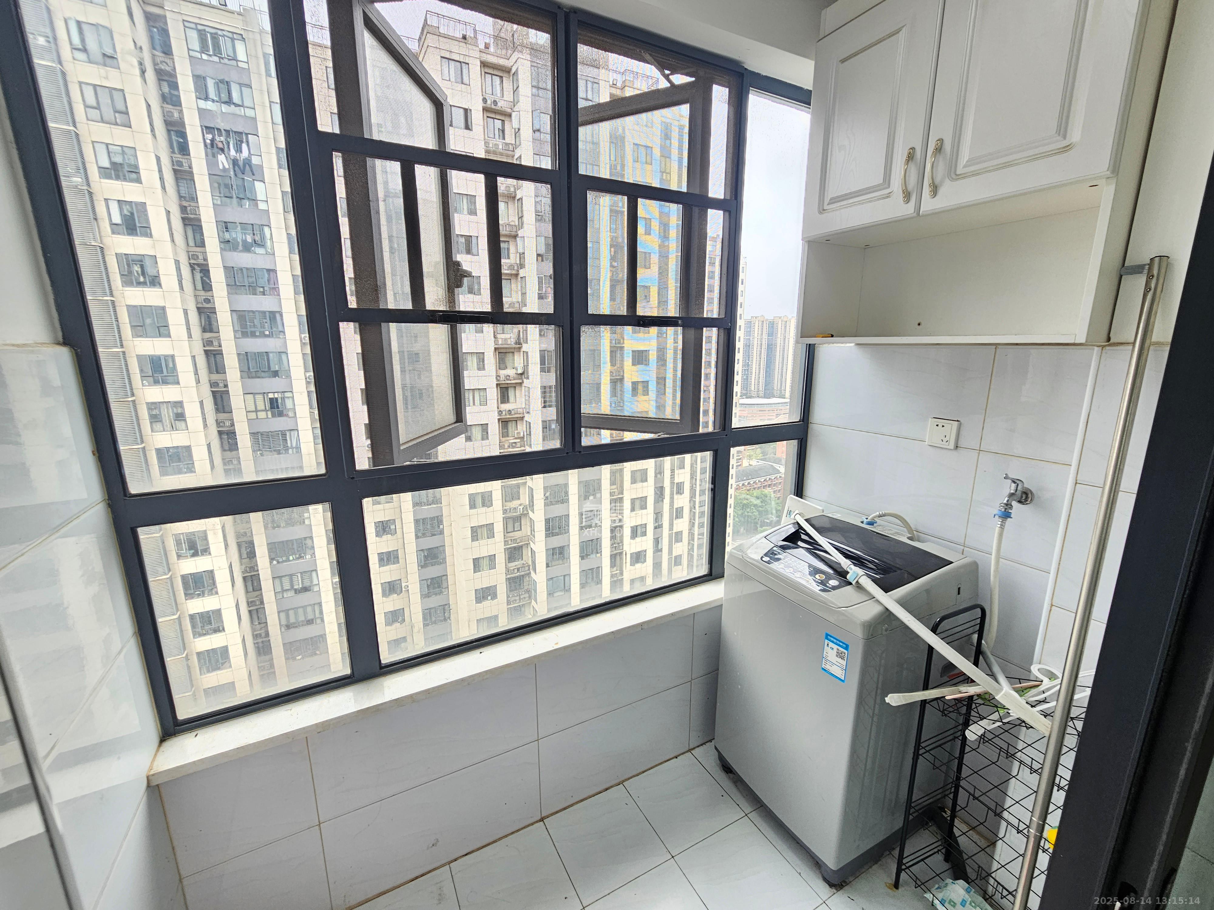 中国铁建梅溪青秀一期  3室2厅1卫    2700.0元/月室内图