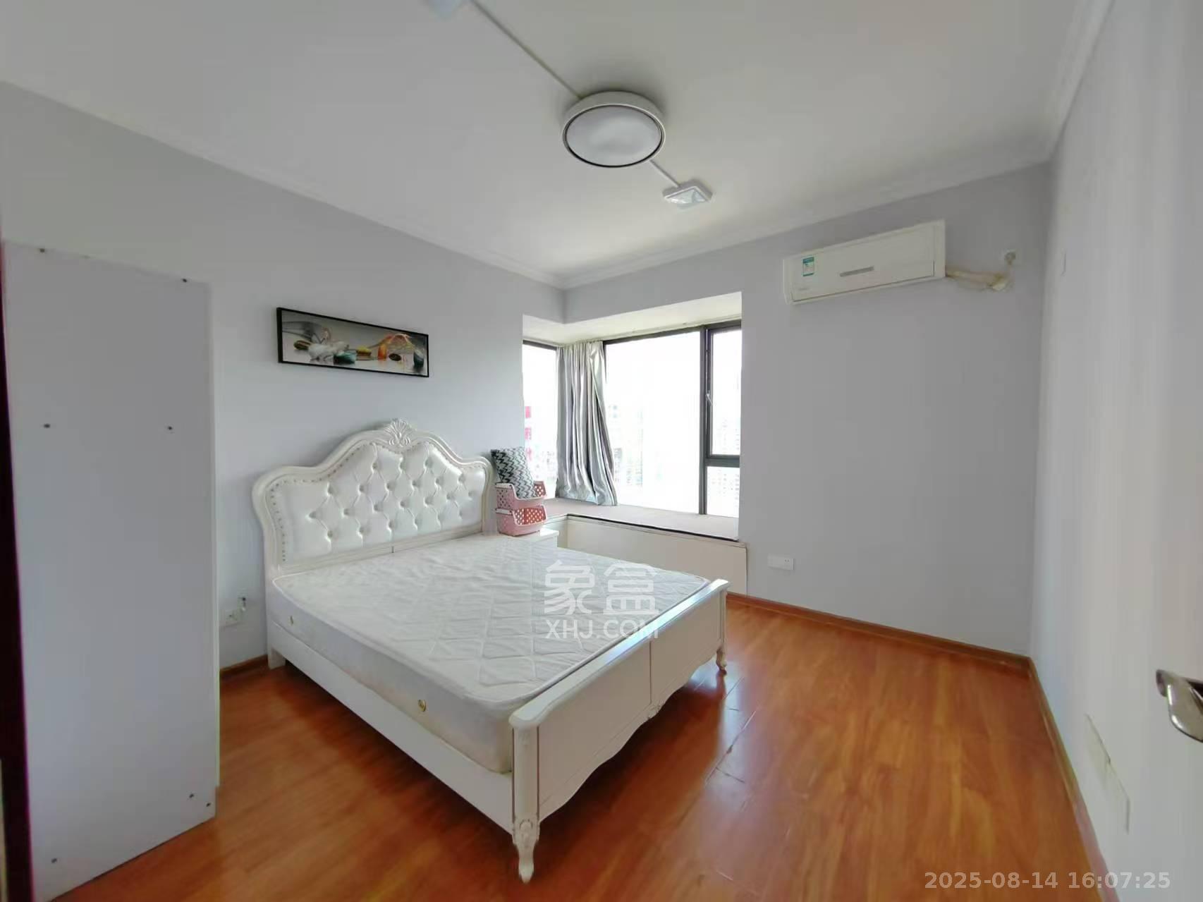 天健壹平方英里(天健芙蓉盛世二期) 4室2厅2卫 4600.0元/月 天健壹平方英里(天健芙蓉盛世二期) 4室2厅2卫 4600.0元/月室内图