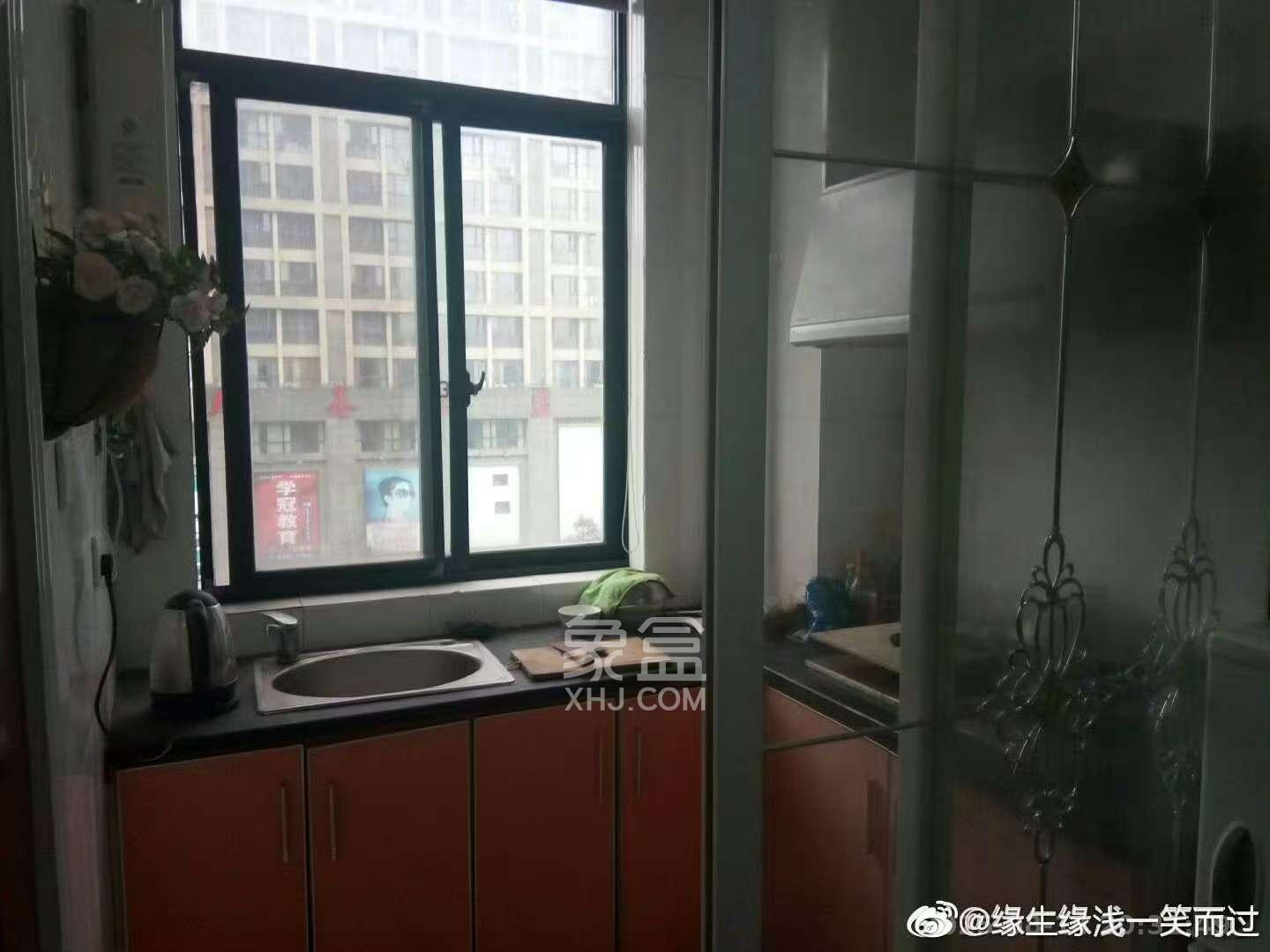 天城湖光山色  2室1厅1卫    1500.0元/月室内图