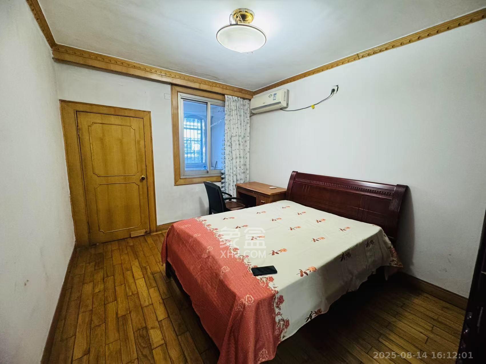 长郡花园  3室1厅1卫    2700.0元/月 长郡花园  3室1厅1卫    2700.0元/月室内图