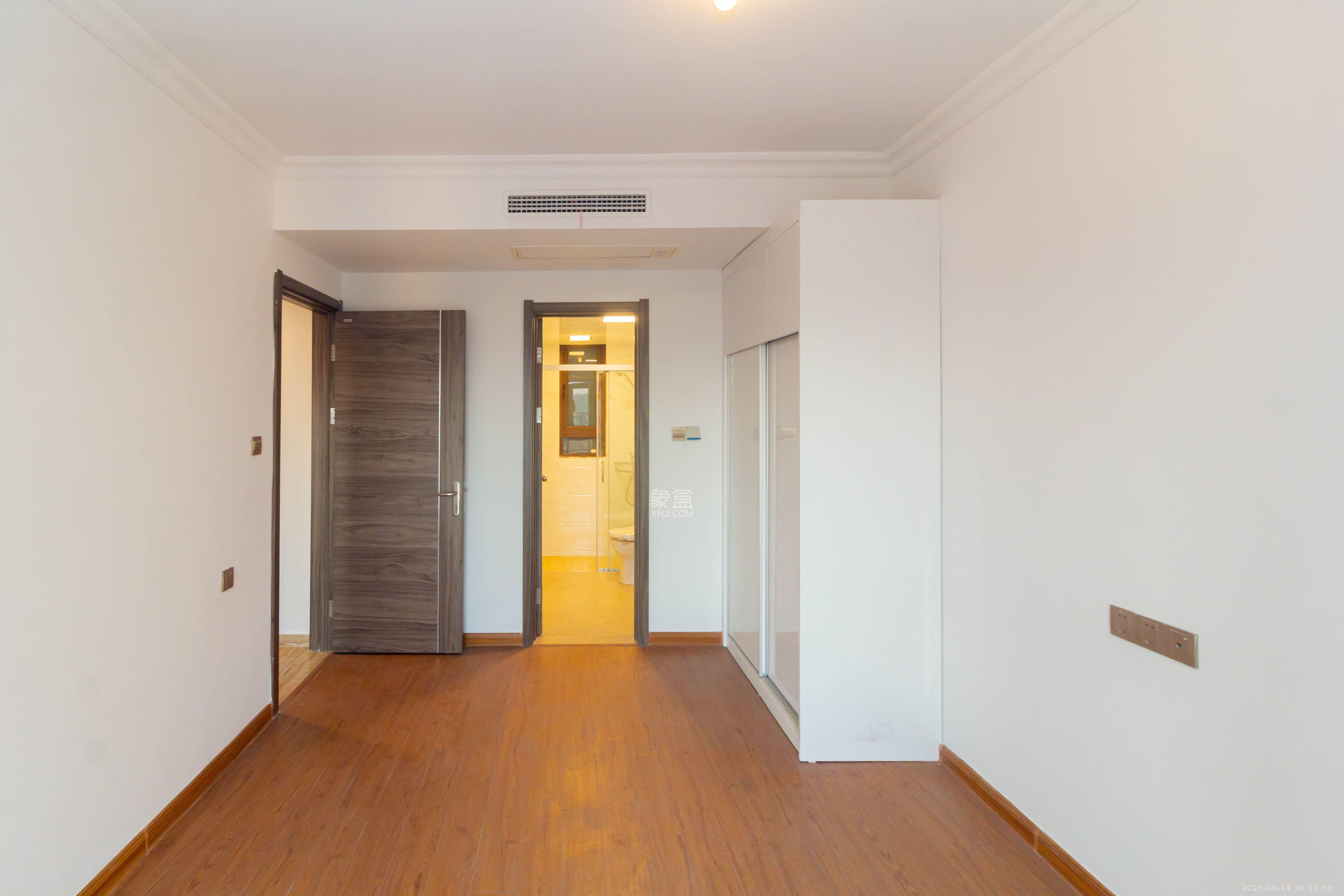 碧桂园星城首府 3室2厅2卫 2400.0元/月 碧桂园星城首府 3室2厅2卫 2400.0元/月室内图