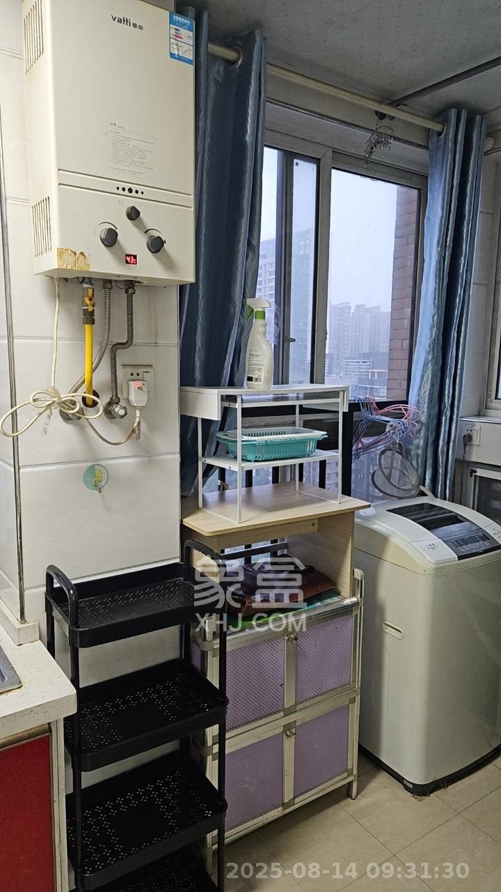 东方航标  1室1厅1卫   1400.00元/月室内图