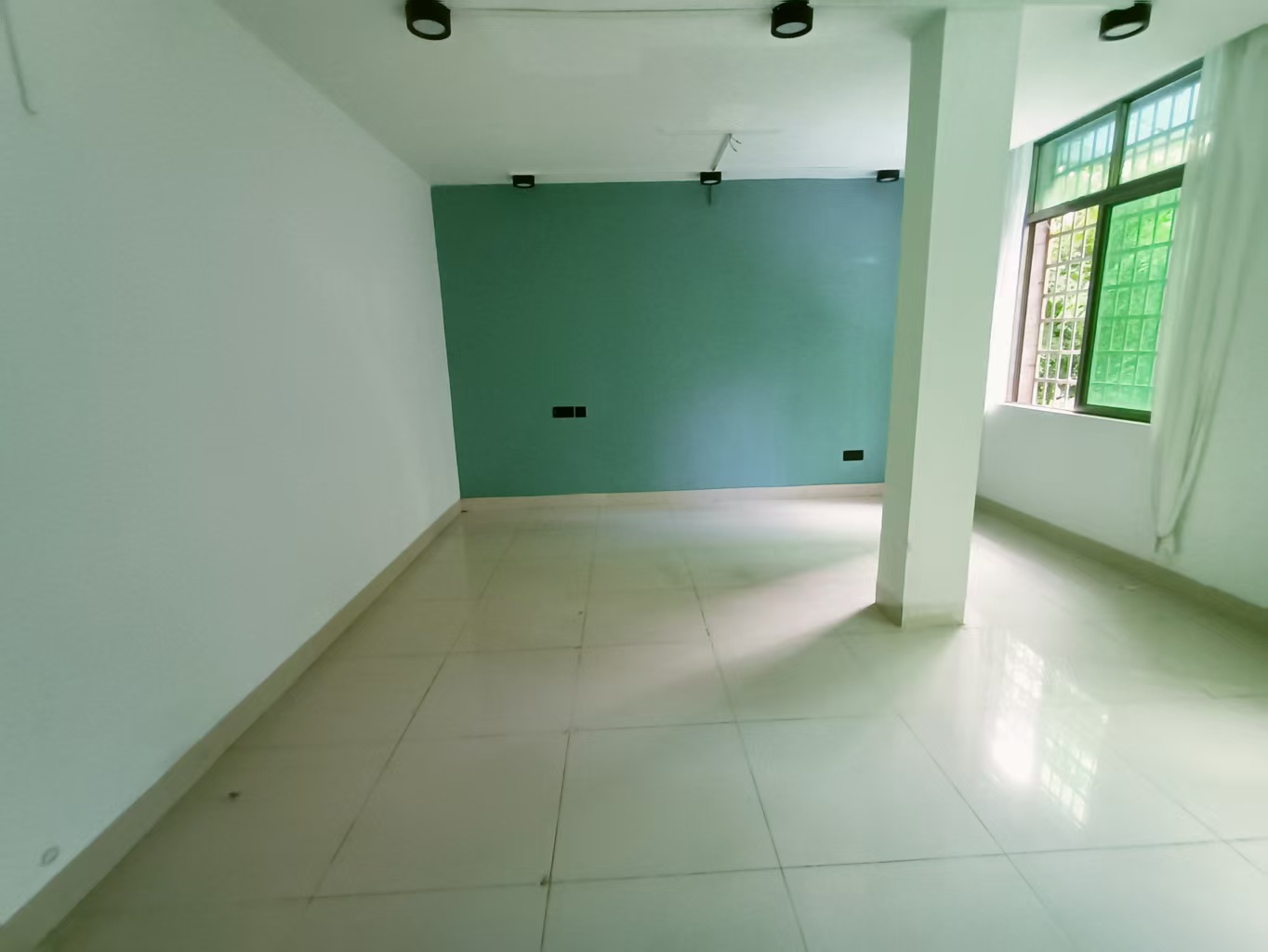 华汇别墅小区 7室2厅2卫 9000.0元/月 华汇别墅小区 7室2厅2卫 9000.0元/月室内图