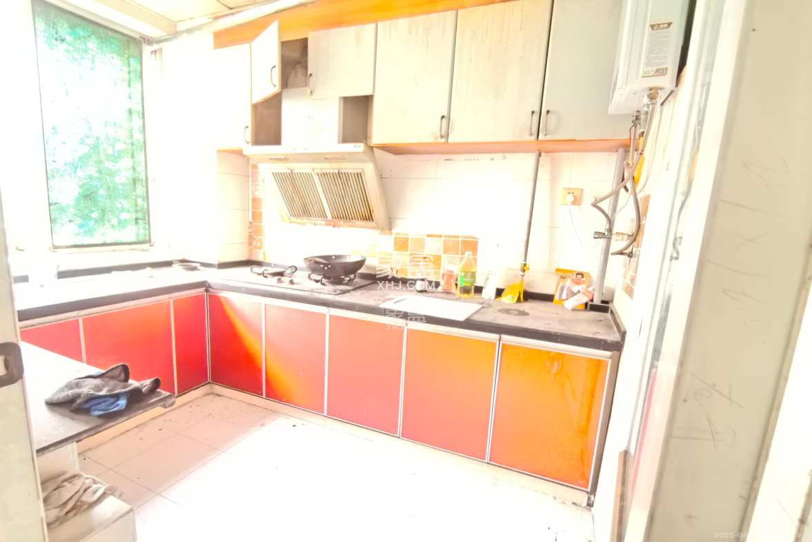 中南汽车世界 2室2厅1卫 1200.0元/月 中南汽车世界 2室2厅1卫 1200.0元/月室内图