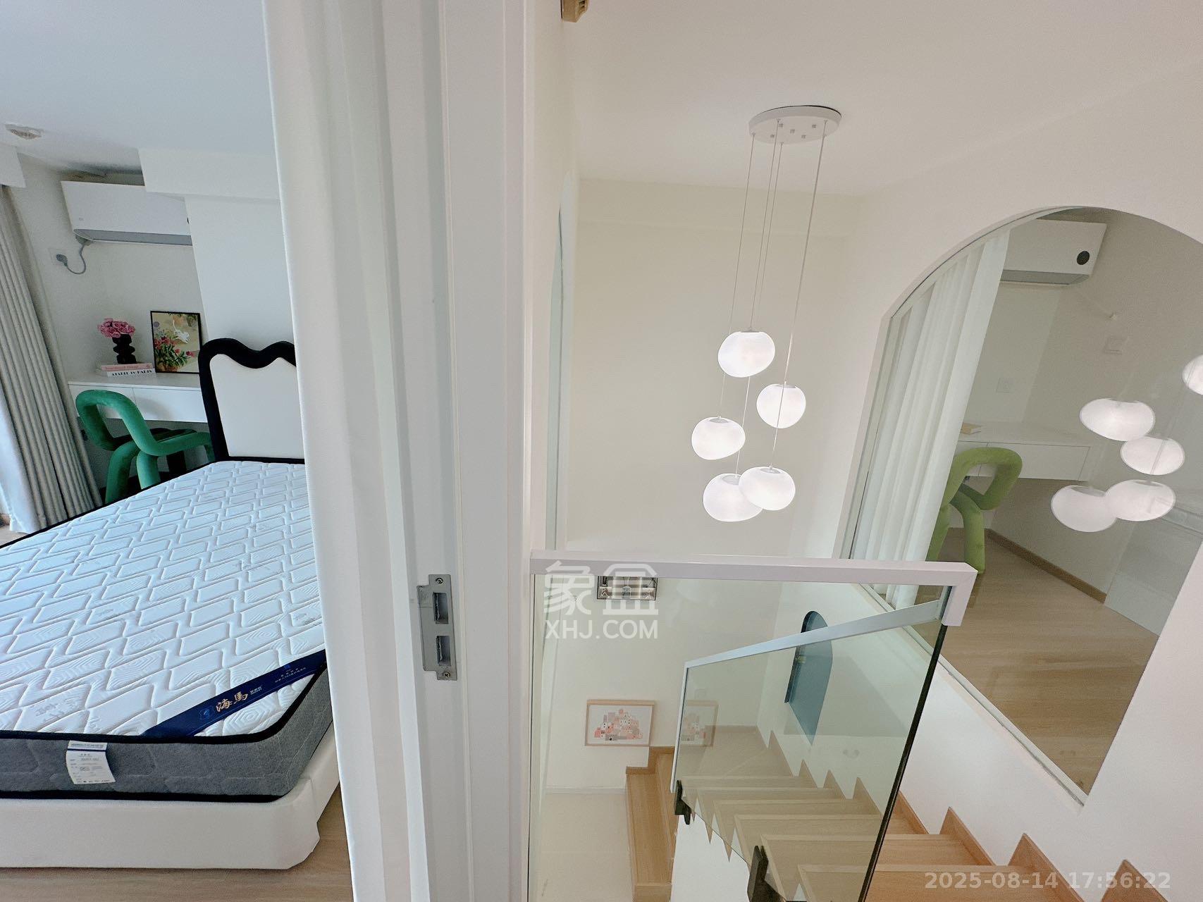 卓越中寰 2室2厅1卫 3200.0元/月 卓越中寰 2室2厅1卫 3200.0元/月室内图