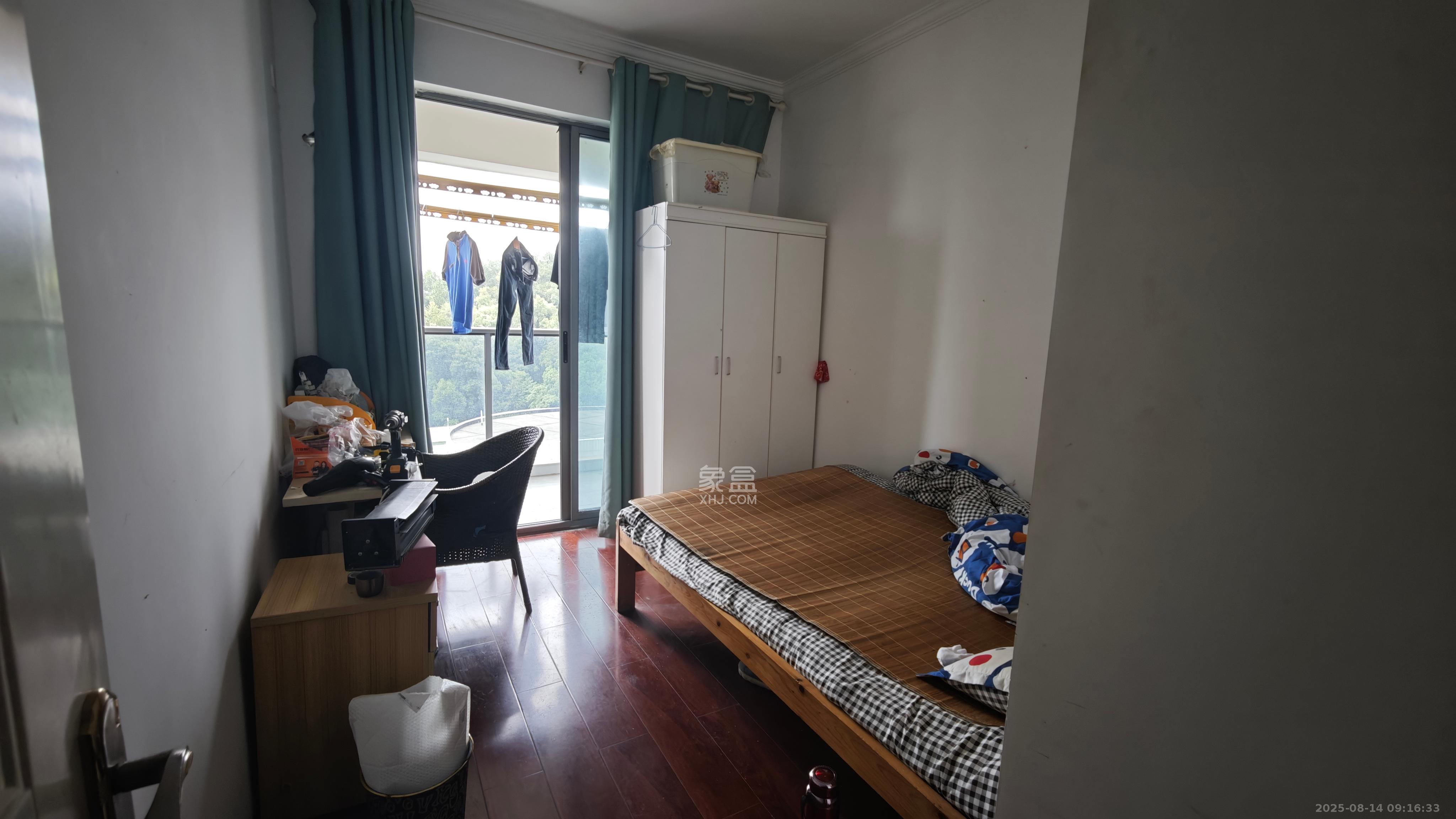 八方小区B区  3室2厅2卫    4000.0元/月室内图