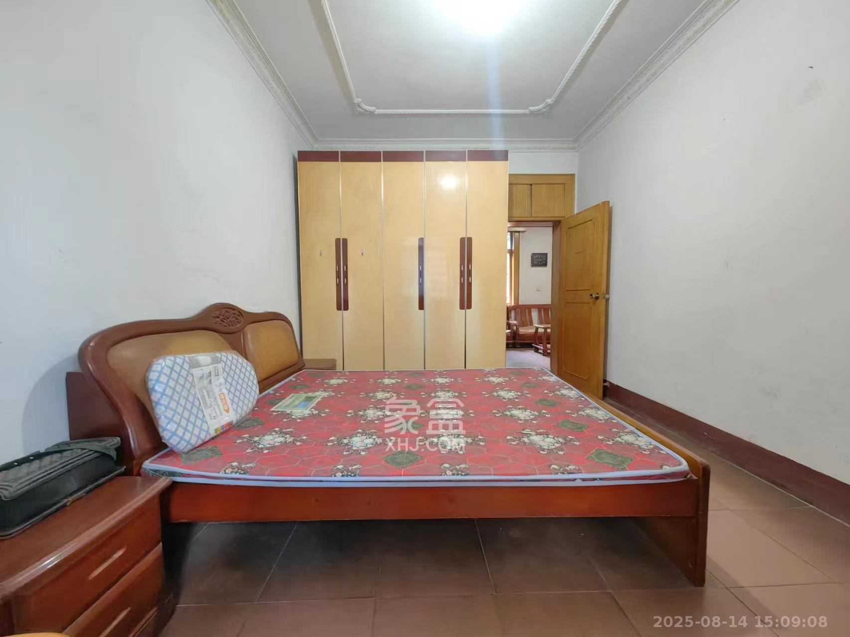 省水院宿舍 3室2厅1卫 2000.0元/月 省水院宿舍 3室2厅1卫 2000.0元/月室内图