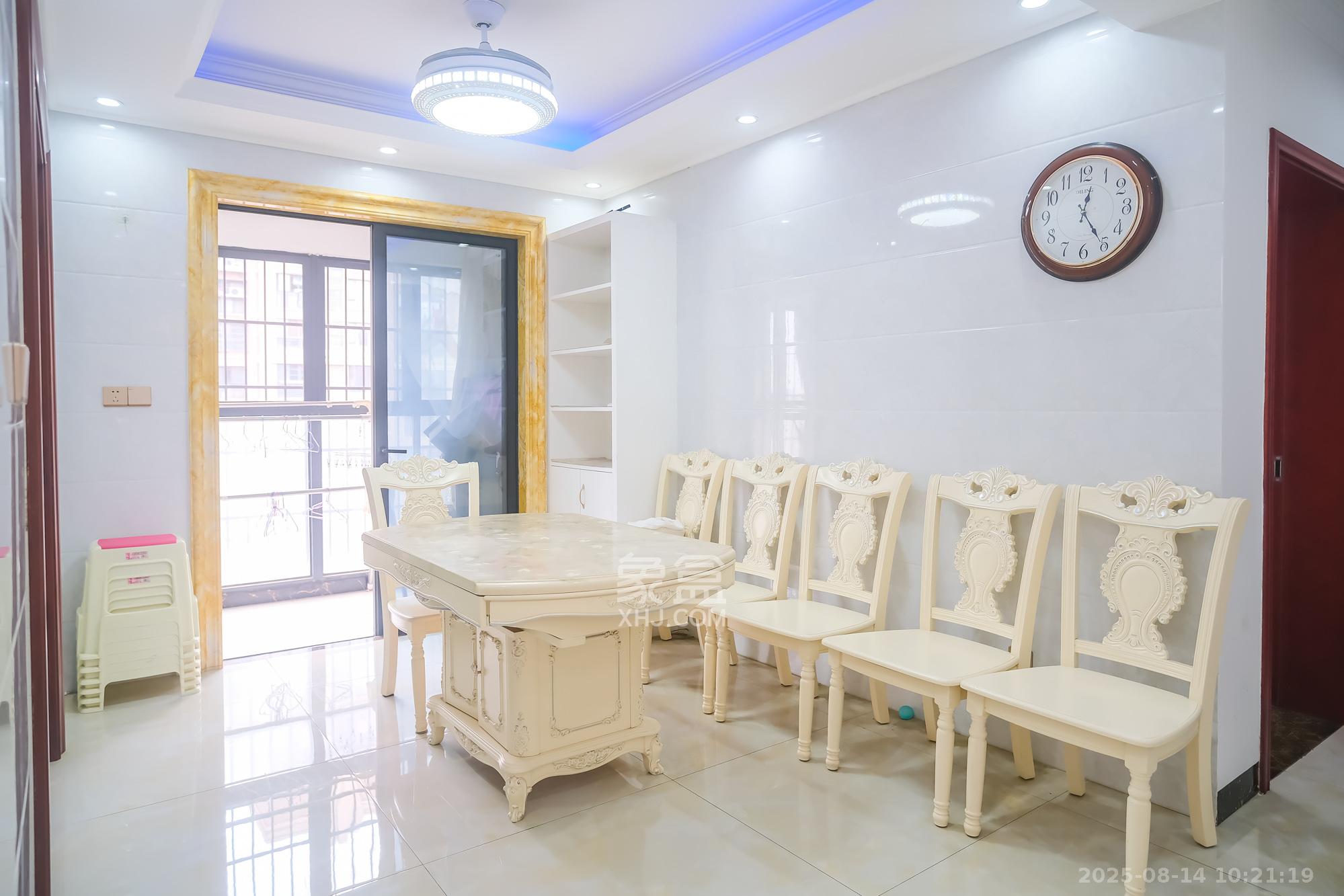 三一街区  3室2厅2卫    2200.0元/月室内图