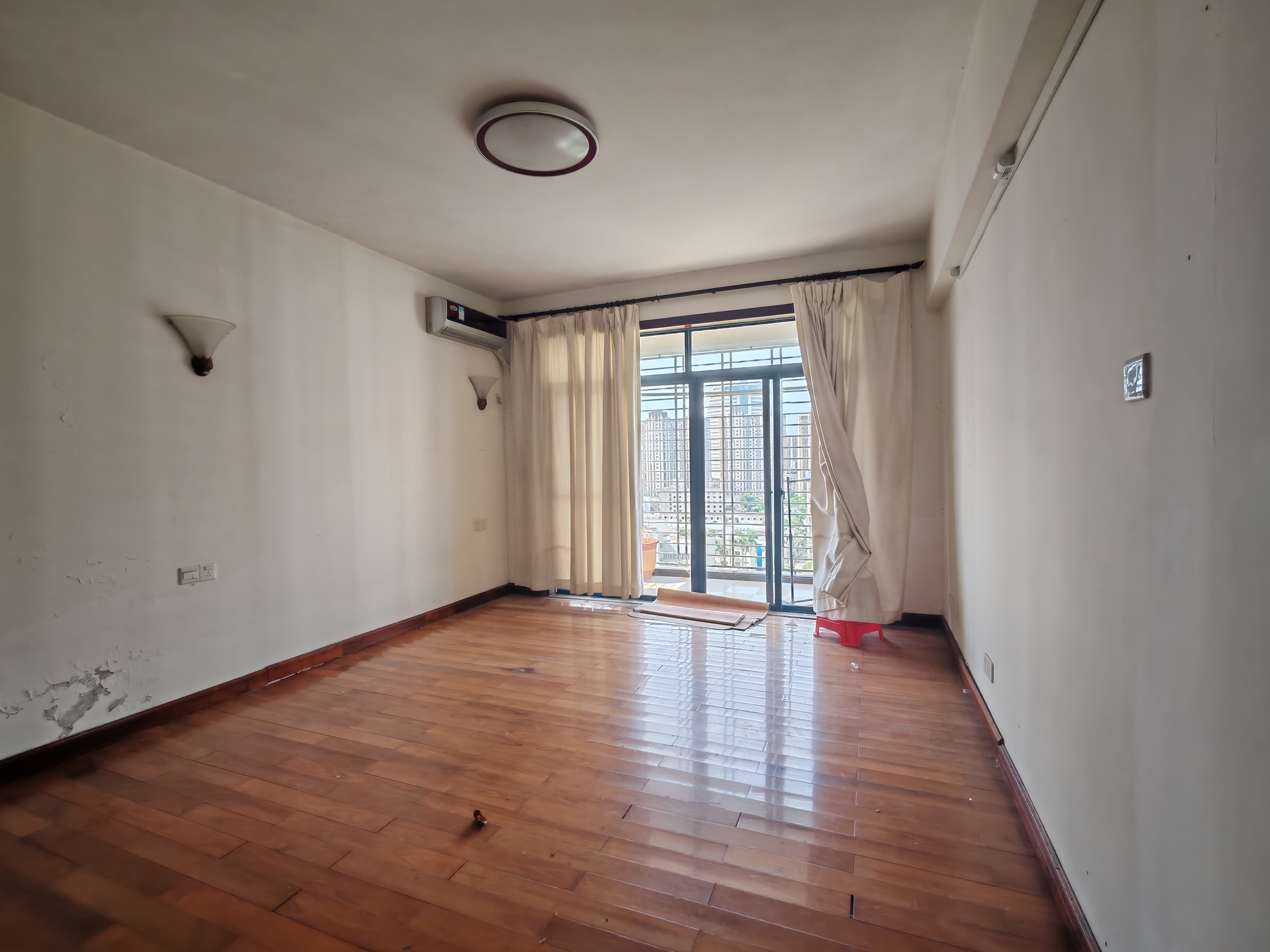 中洋花苑 4室2厅1卫 4000.0元/月 中洋花苑 4室2厅1卫 4000.0元/月室内图