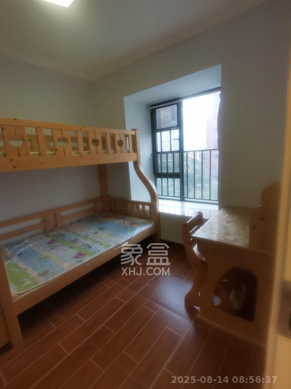 华润凤凰城二期  3室2厅1卫   1800.00元/月室内图