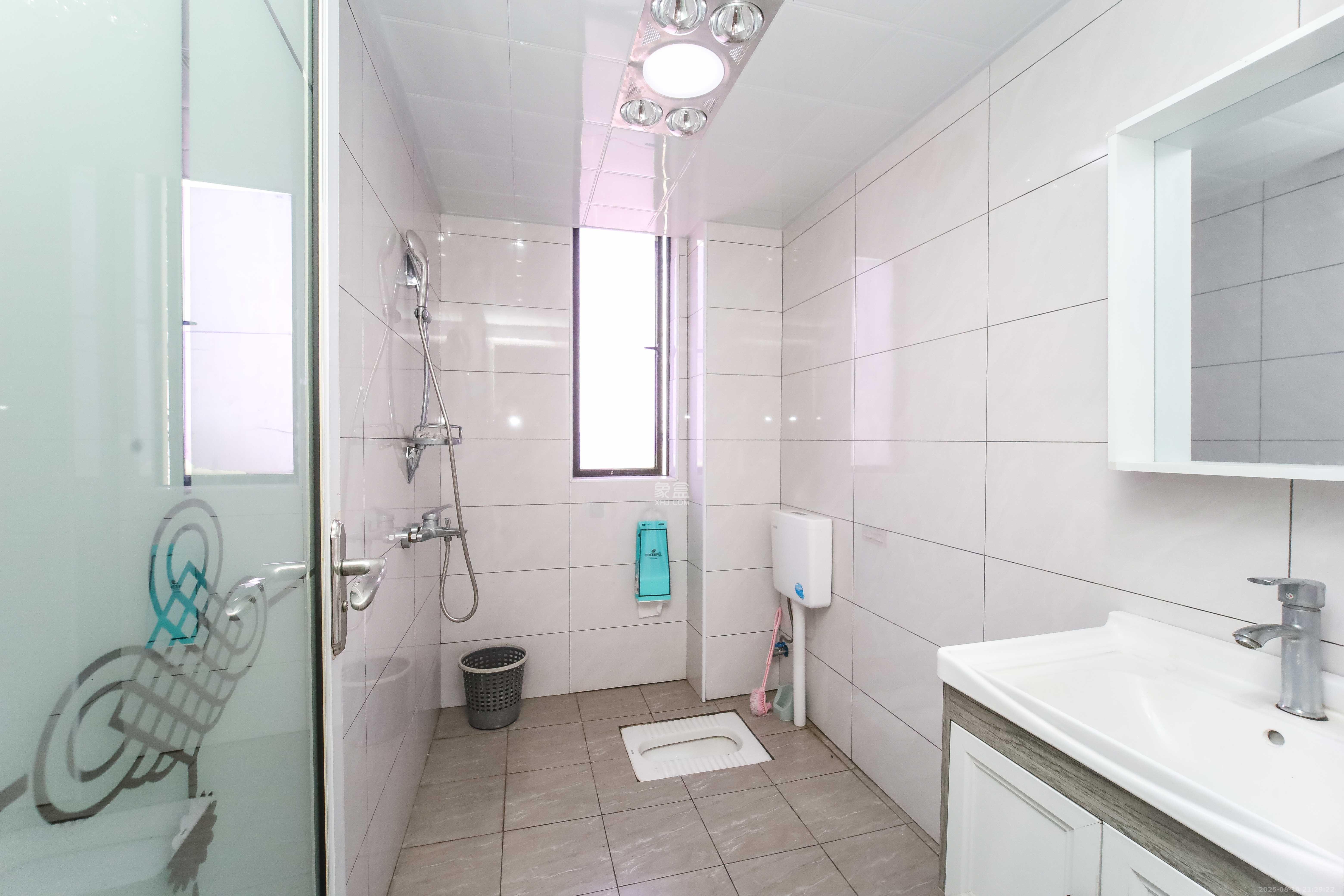 湘域熙岸 4室2厅2卫 240.0万 湘域熙岸 4室2厅2卫 240.0万卫生间