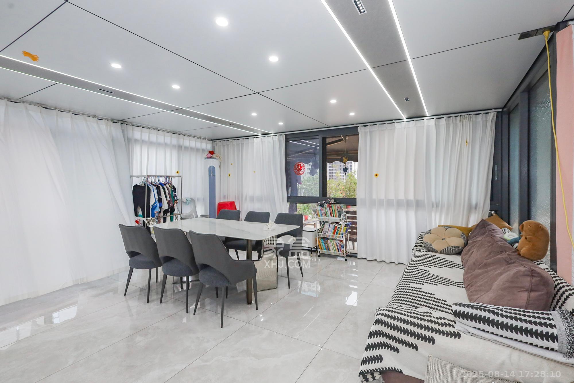 钰龙天下一期  3室2厅2卫    338.0万 钰龙天下一期  3室2厅2卫    338.0万客厅