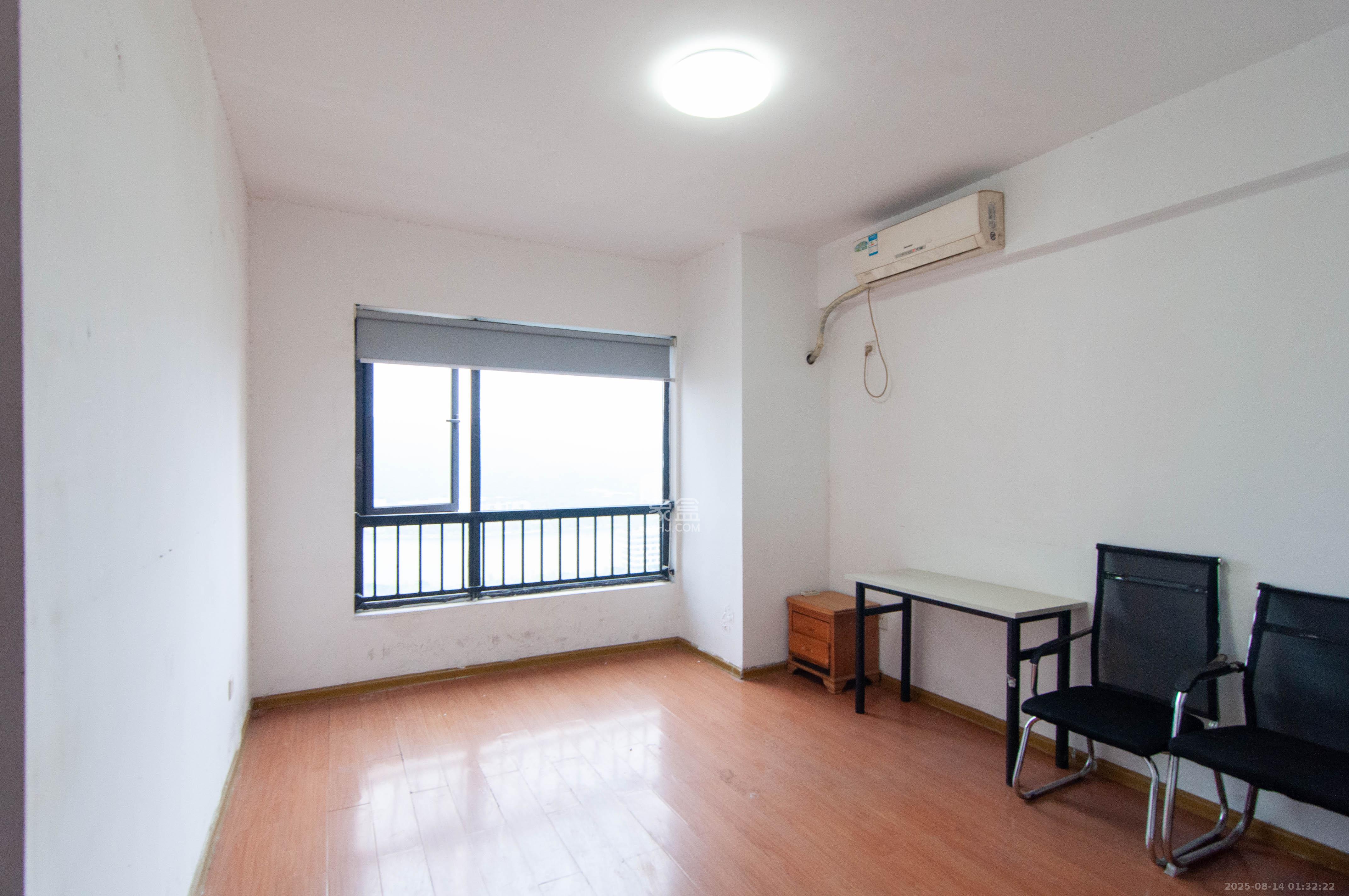 达美D6区  5室2厅3卫    160.0万其他