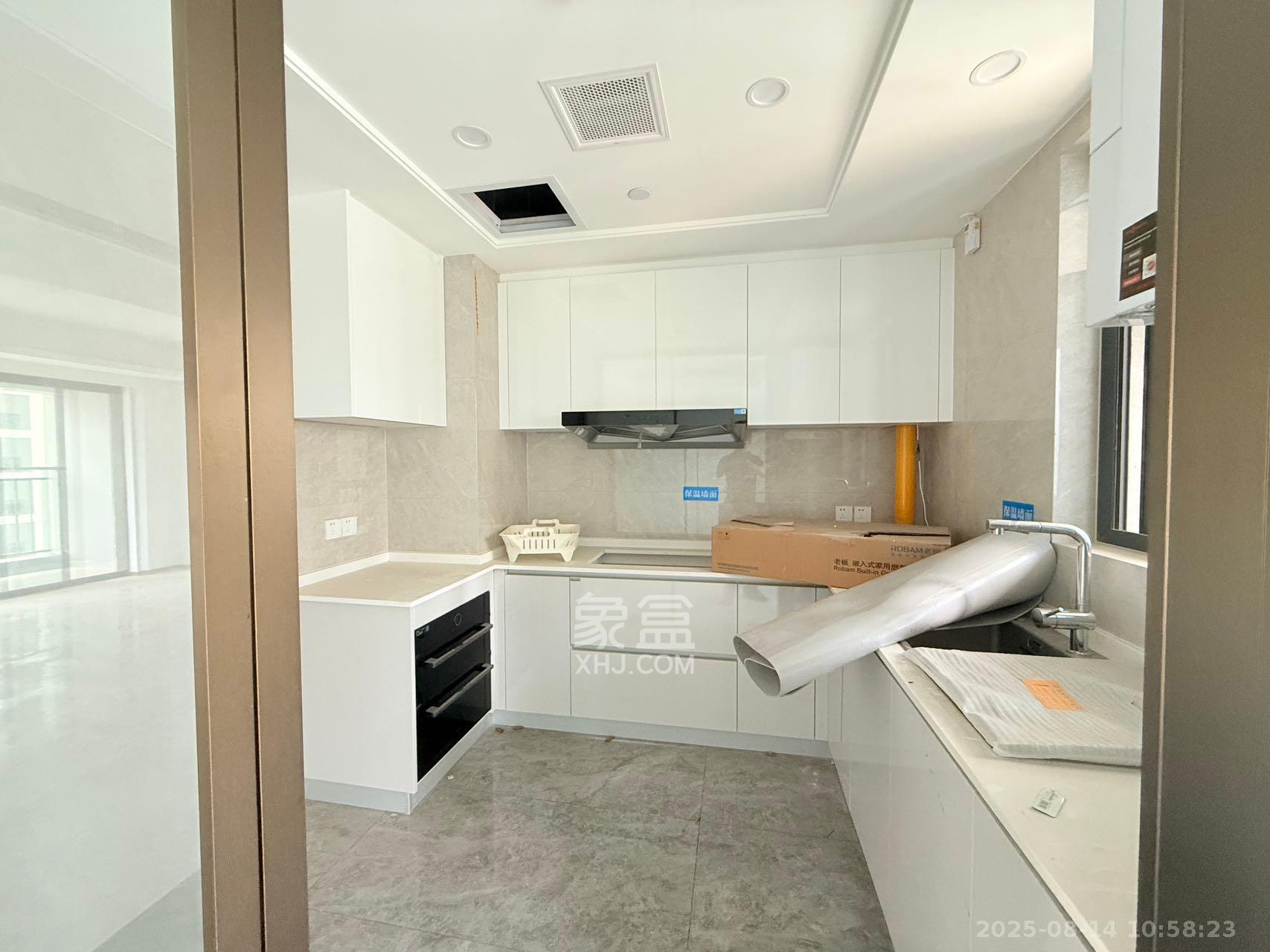 滨江府1913 4室2厅3卫 8000.0元/月 滨江府1913 4室2厅3卫 8000.0元/月室内图