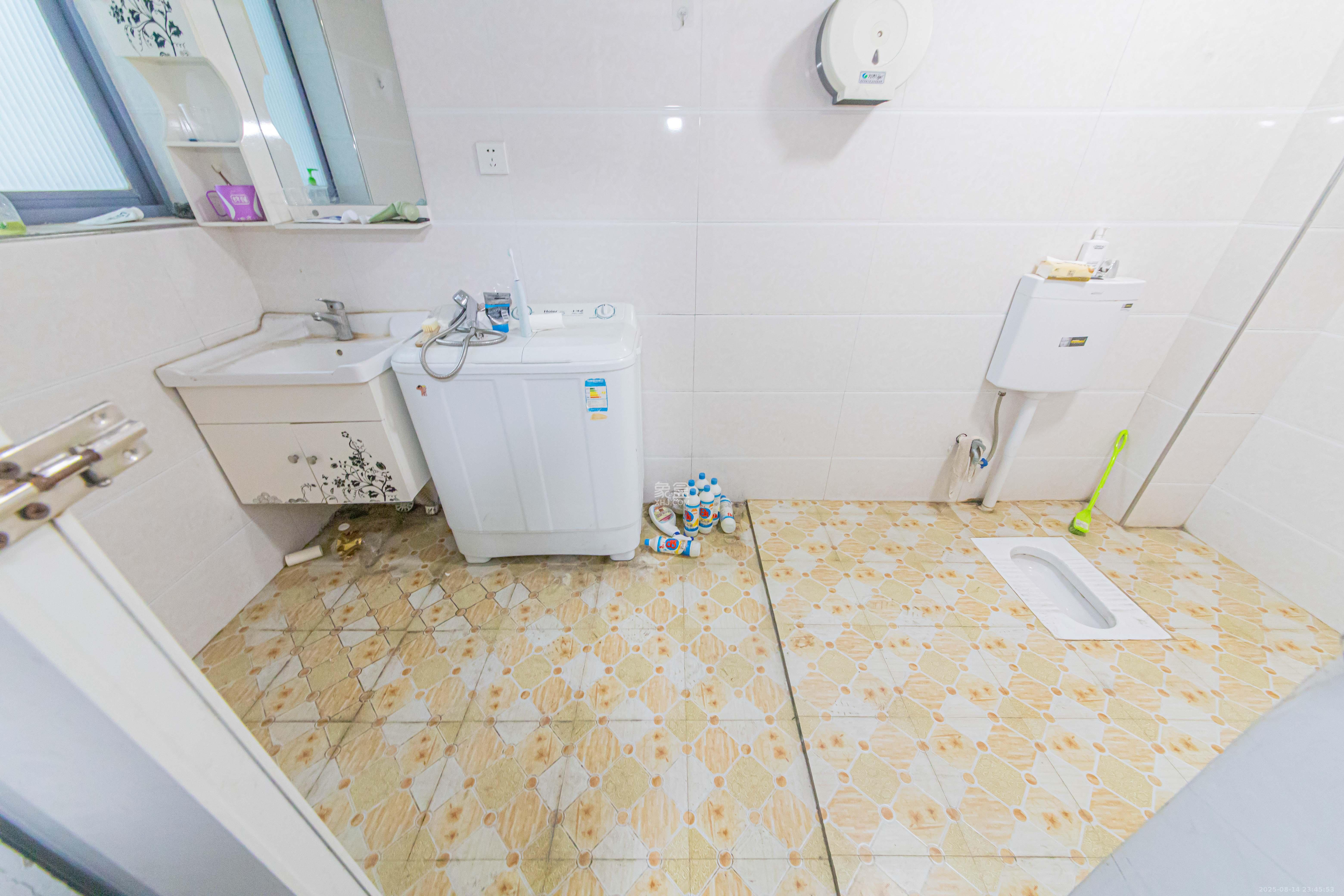 夏威夷碧水春城(碧桂园城市花园)  4室2厅2卫    129.0万 夏威夷碧水春城(碧桂园城市花园)  4室2厅2卫    129.0万卫生间