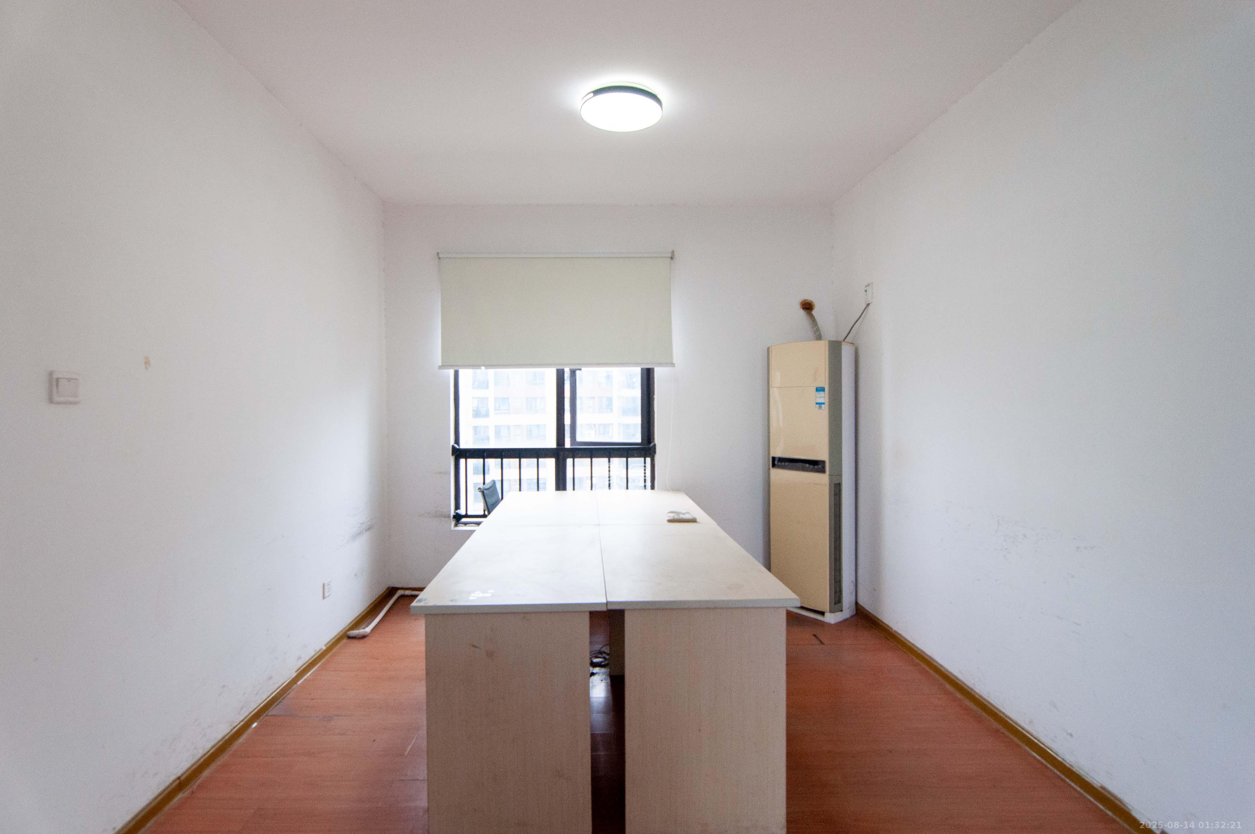 达美D6区  5室2厅3卫    160.0万其他