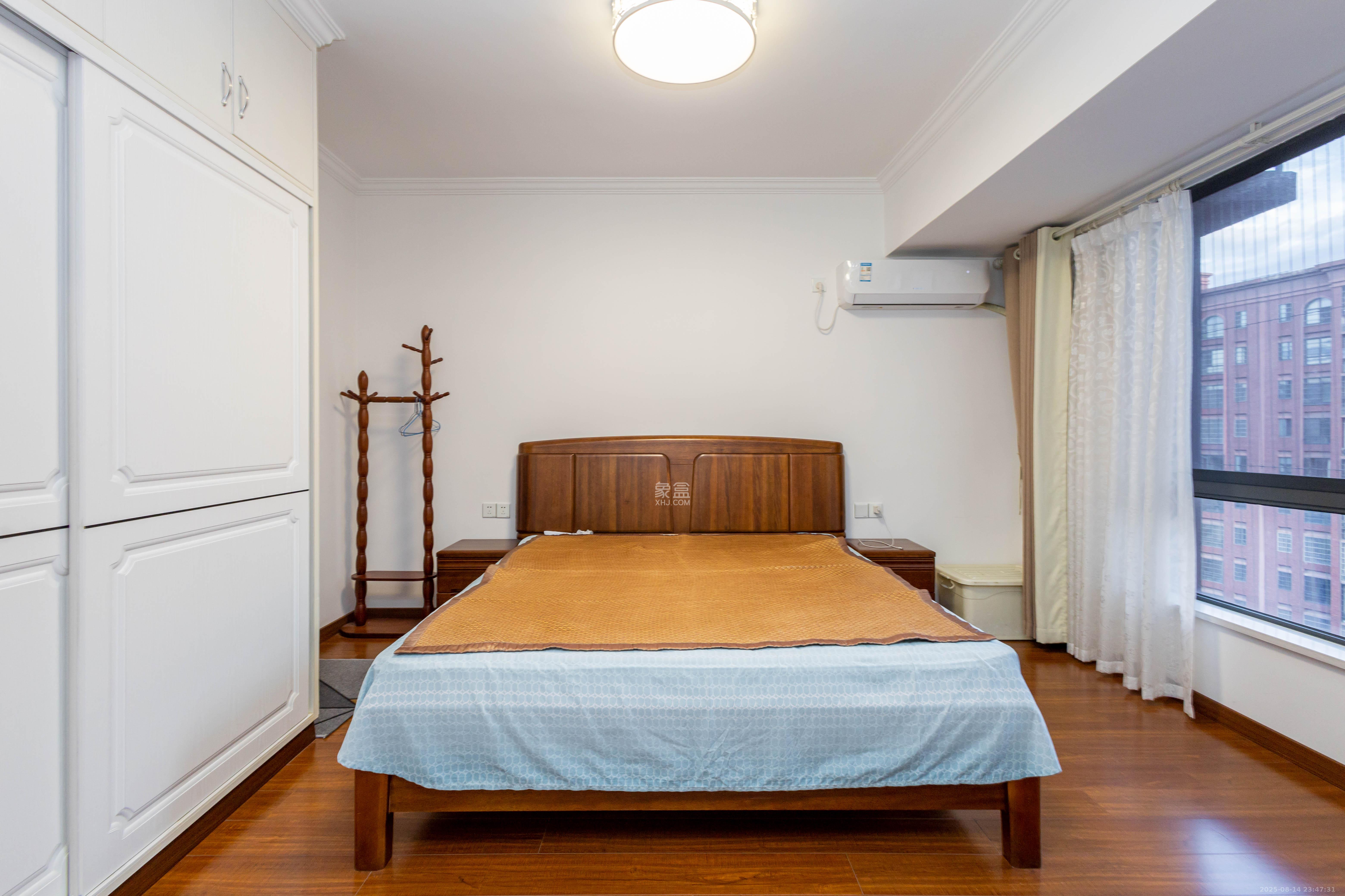 海德公园  4室2厅1卫    88.0万卧室