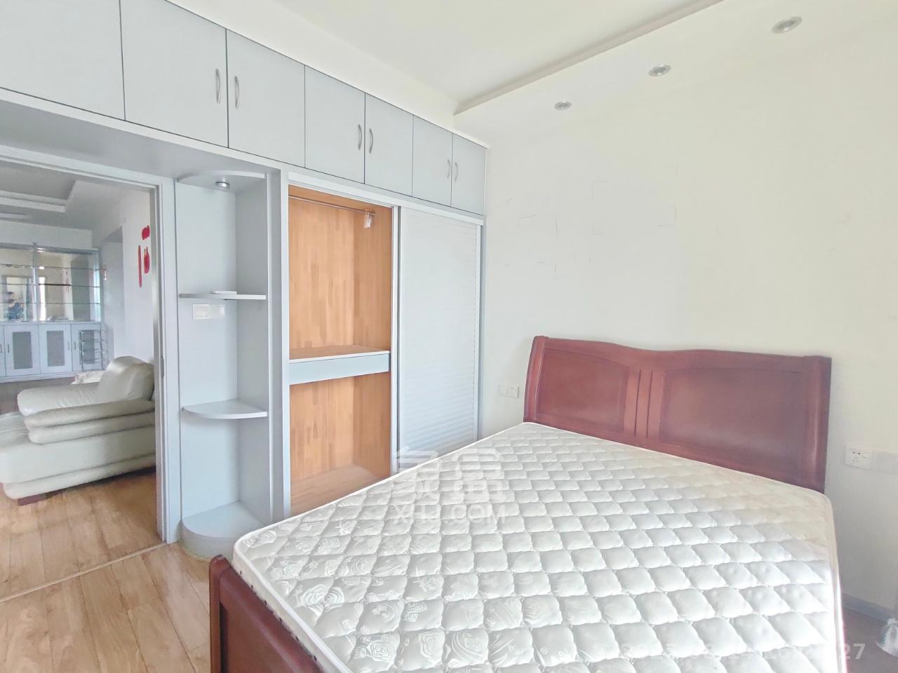 中房F联邦  1室2厅2卫    2200.0元/月 中房F联邦  1室2厅2卫    2200.0元/月