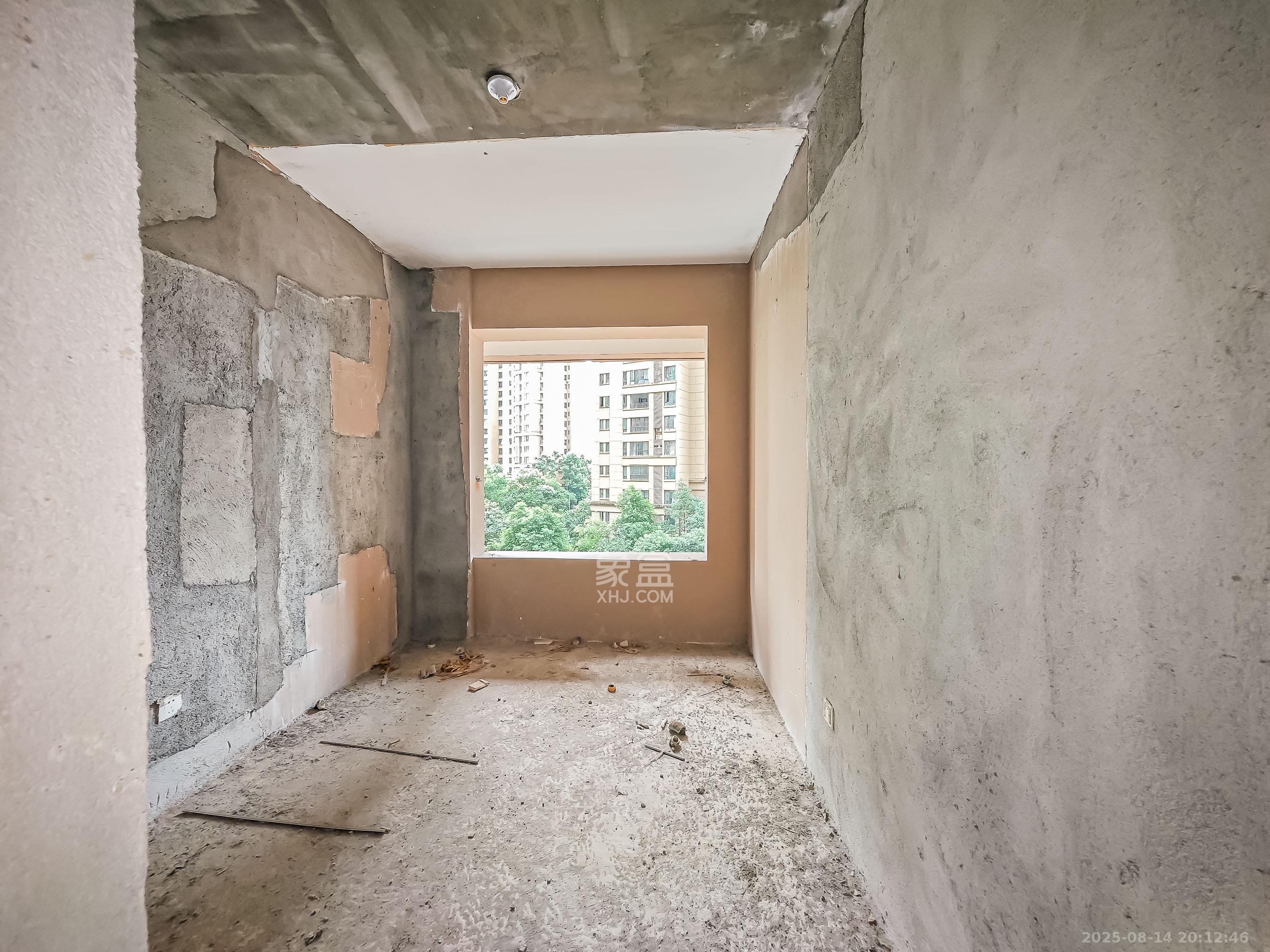 邦盛水岸御园  4室2厅2卫    65.8万卧室