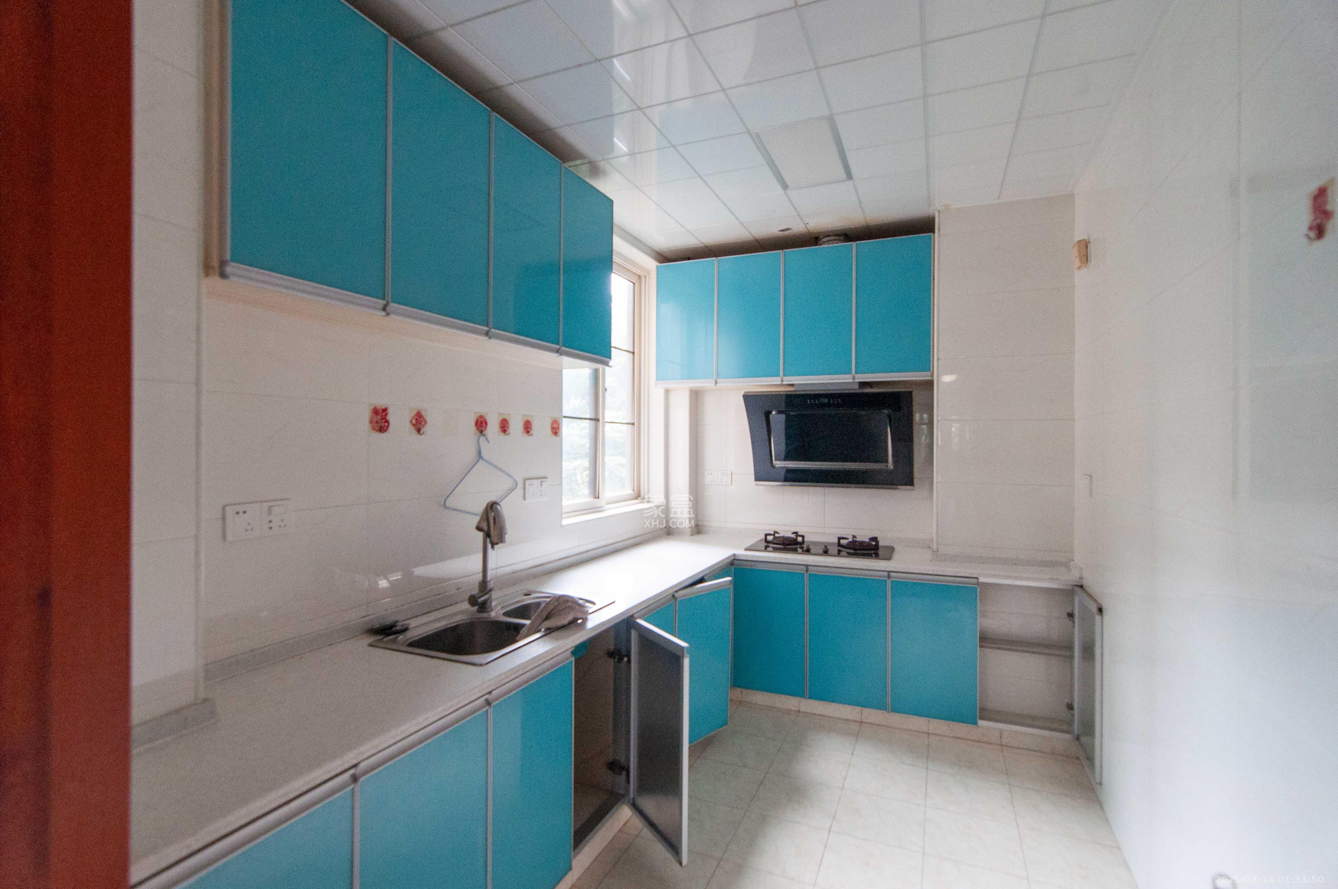 沁园春御院 4室2厅1卫 199.99万 沁园春御院 4室2厅1卫 199.99万厨房