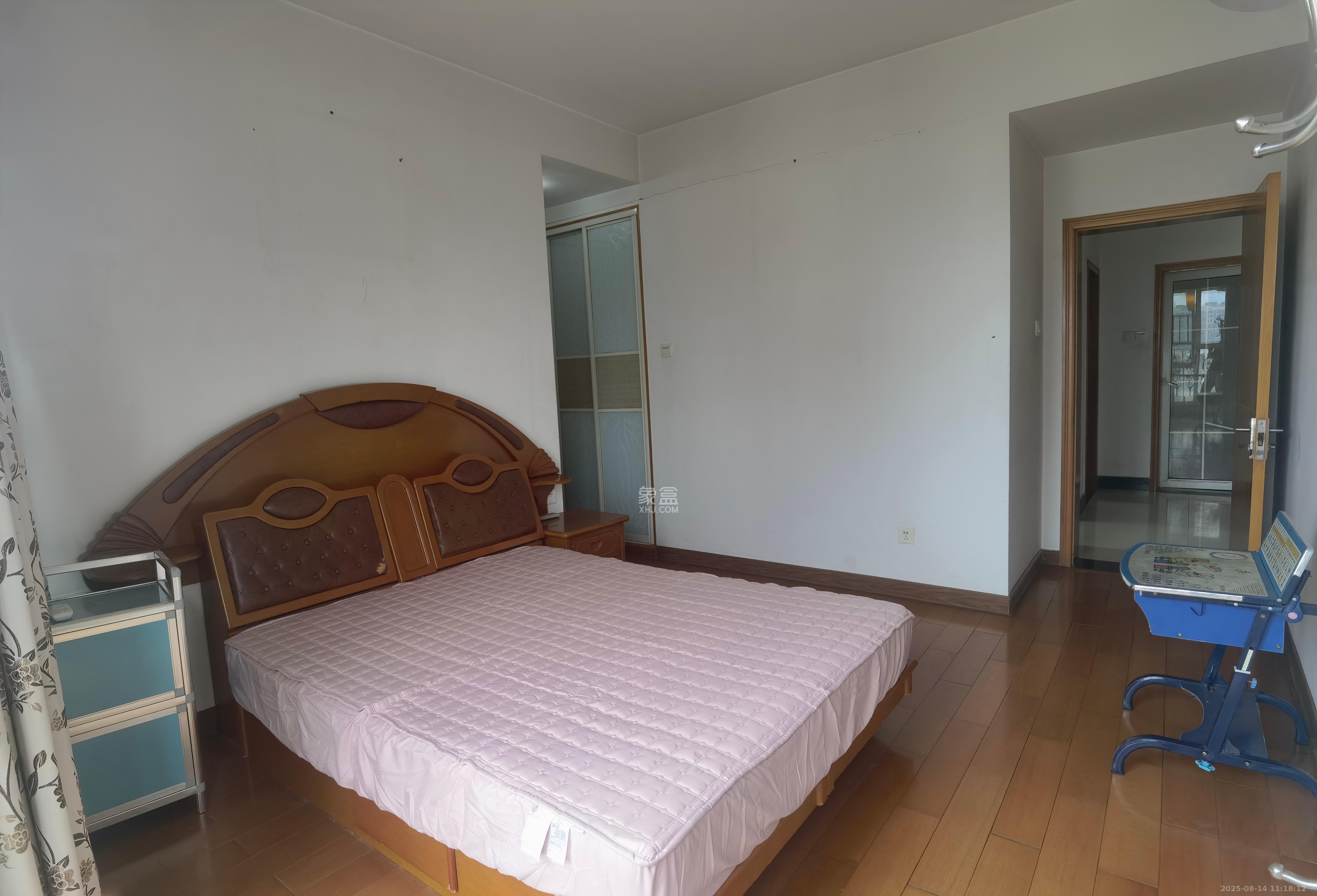 左岸春天 3室2厅2卫 2400.0元/月 左岸春天 3室2厅2卫 2400.0元/月室内图