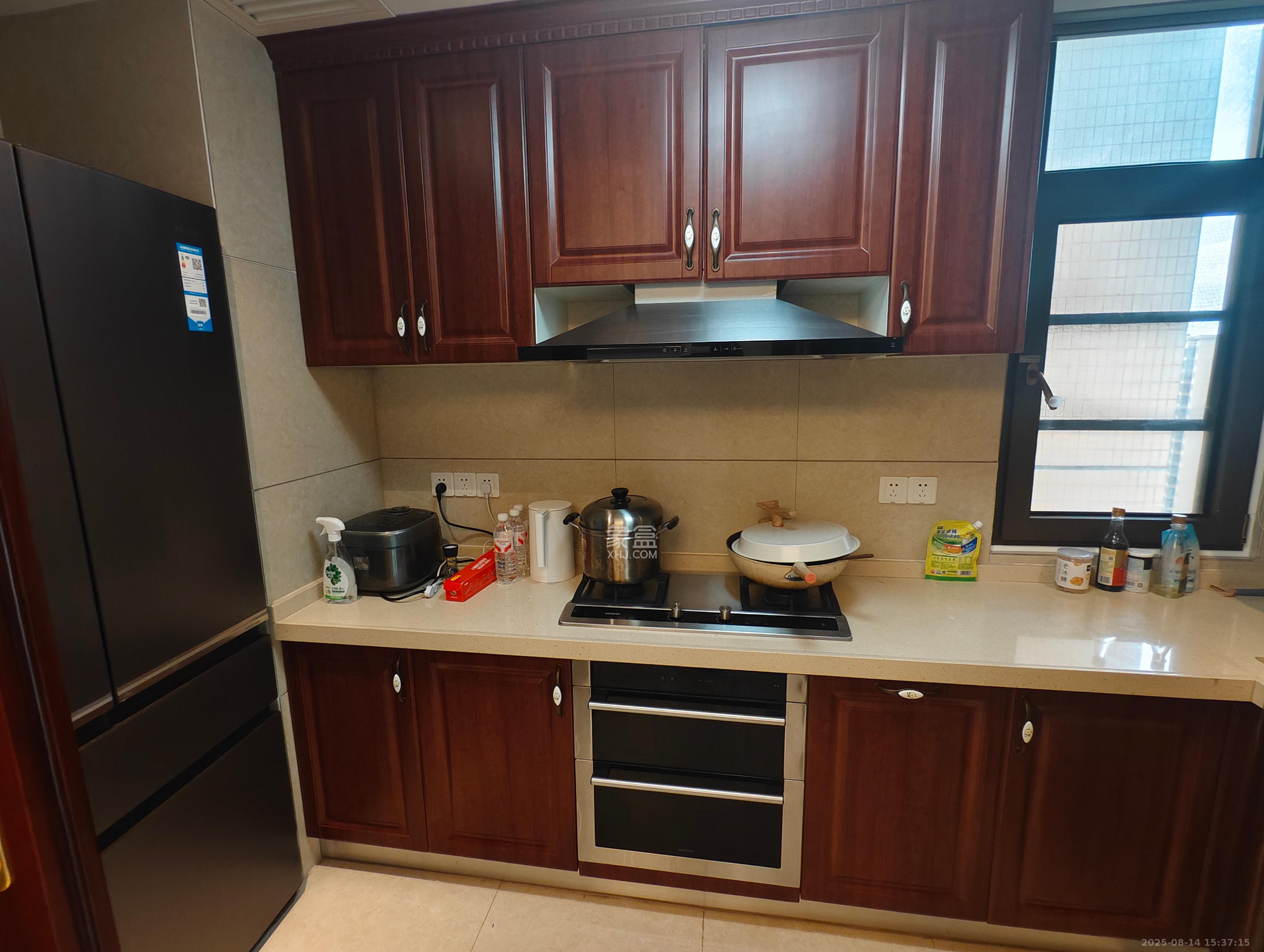 运达中央广场一、二期 3室2厅3卫 10000.0元/月 运达中央广场一、二期 3室2厅3卫 10000.0元/月室内图