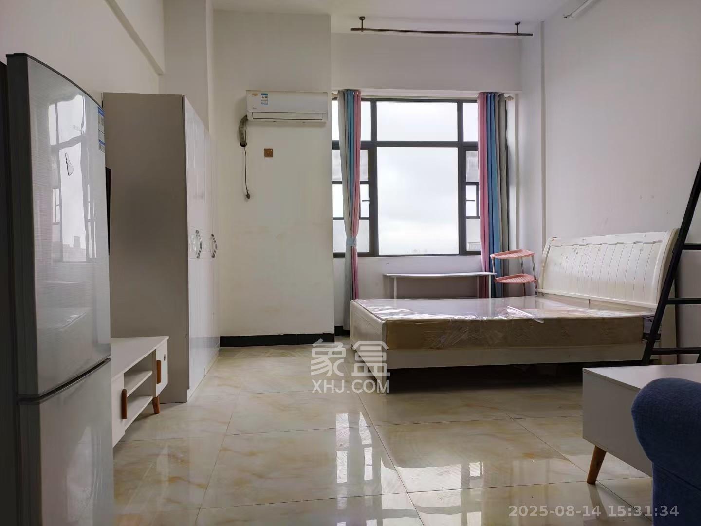 黄金一区 1室1厅1卫 1200.0元/月 黄金一区 1室1厅1卫 1200.0元/月室内图