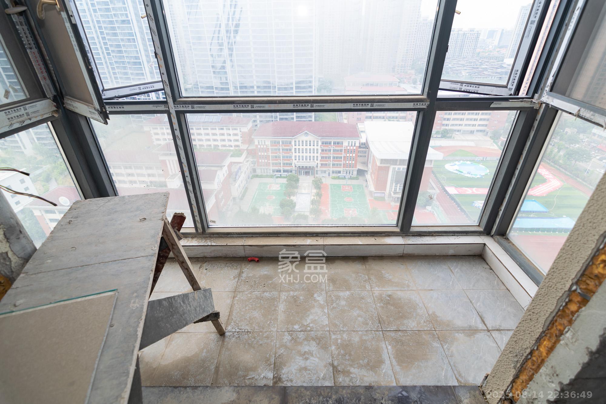 新华联梦想城  4室2厅2卫    85.0万 新华联梦想城  4室2厅2卫    85.0万阳台