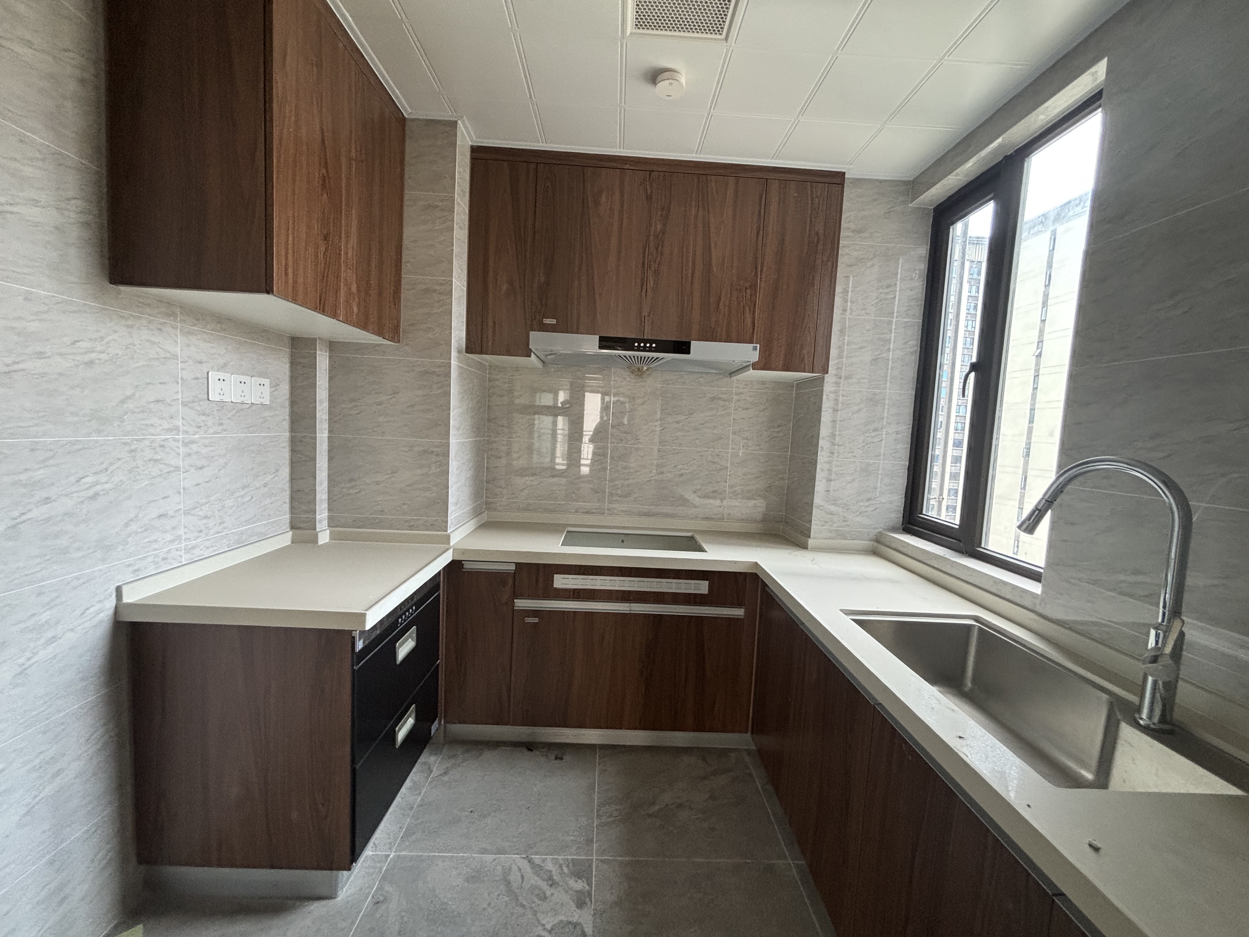 碧桂园翘楚棠  4室0厅0卫    90.0万 碧桂园翘楚棠  4室0厅0卫    90.0万客厅