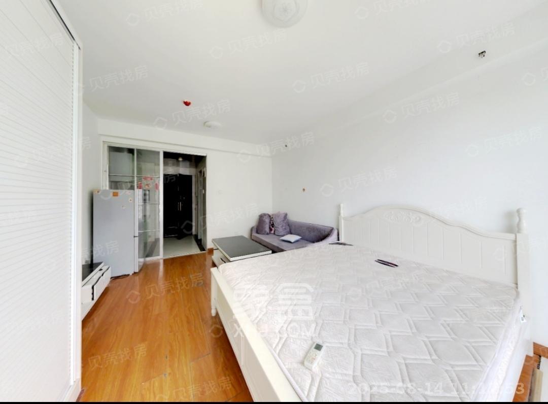 融科东南海  1室0厅1卫    1200.0元/月 融科东南海  1室0厅1卫    1200.0元/月室内图