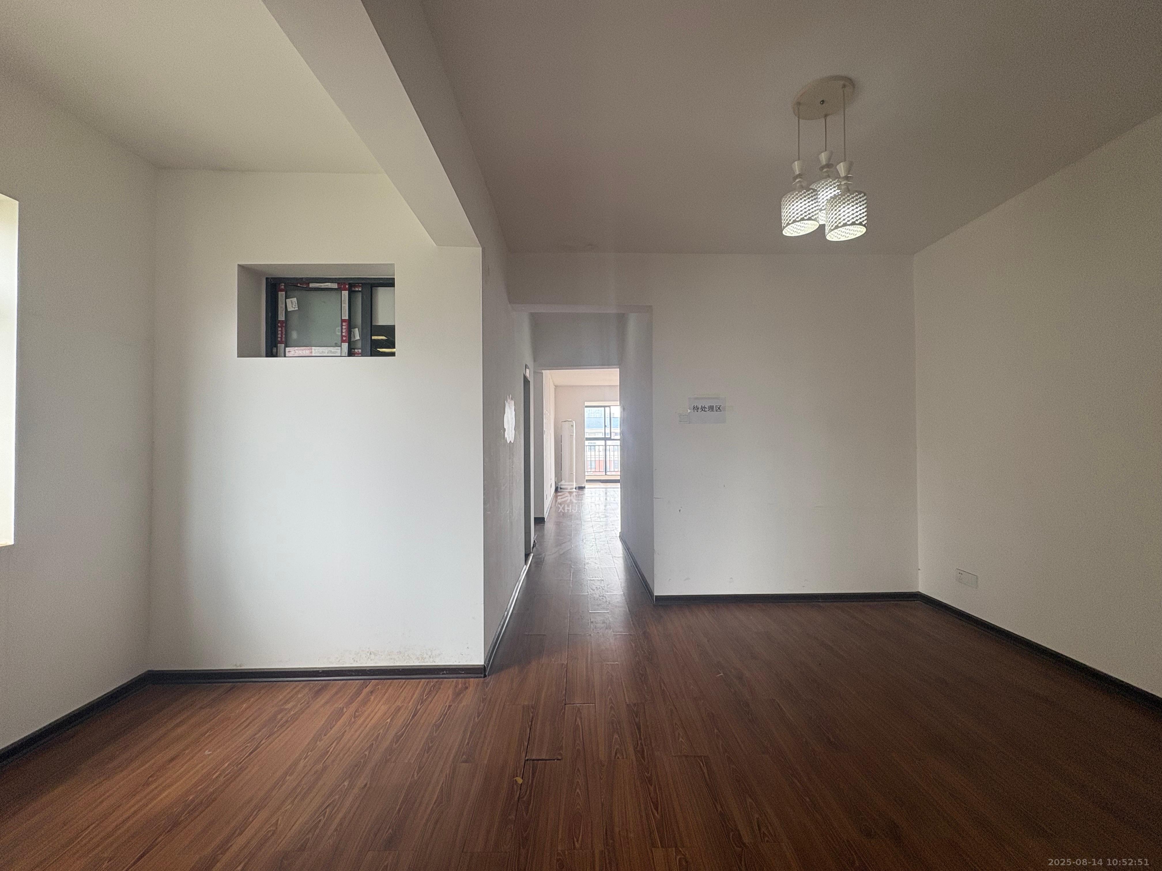 96301部队小区 1室2厅2卫 2480.0元/月 96301部队小区 1室2厅2卫 2480.0元/月室内图