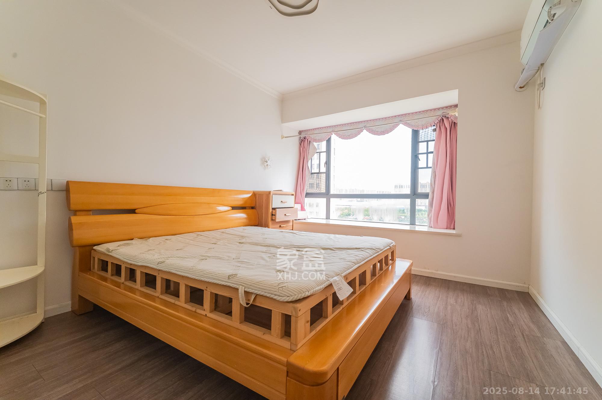 深业睿城 4室2厅1卫 115.0万 深业睿城 4室2厅1卫 115.0万卧室