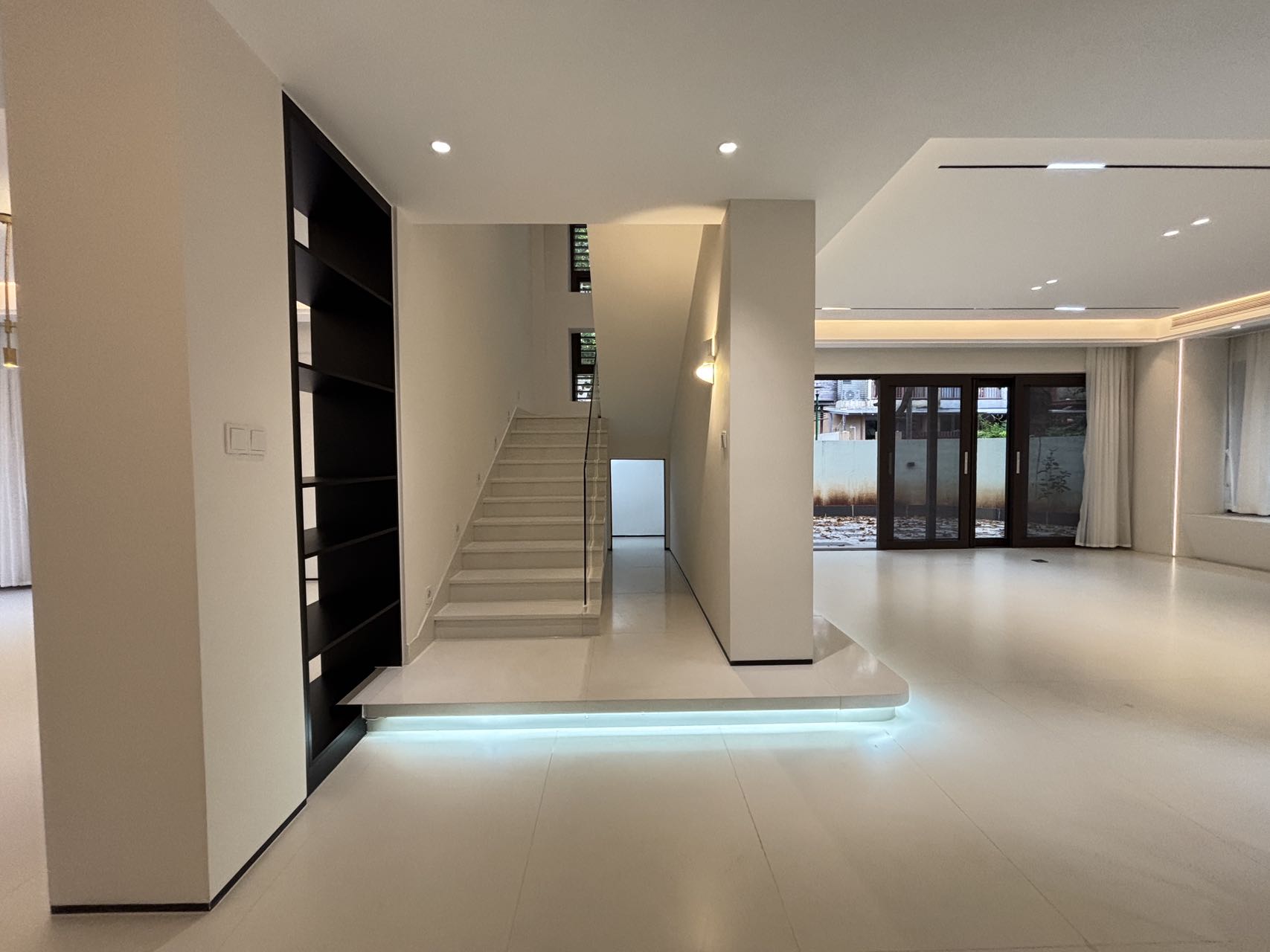 万科浪琴湾  5室3厅4卫    1198.0万 万科浪琴湾  5室3厅4卫    1198.0万户型图