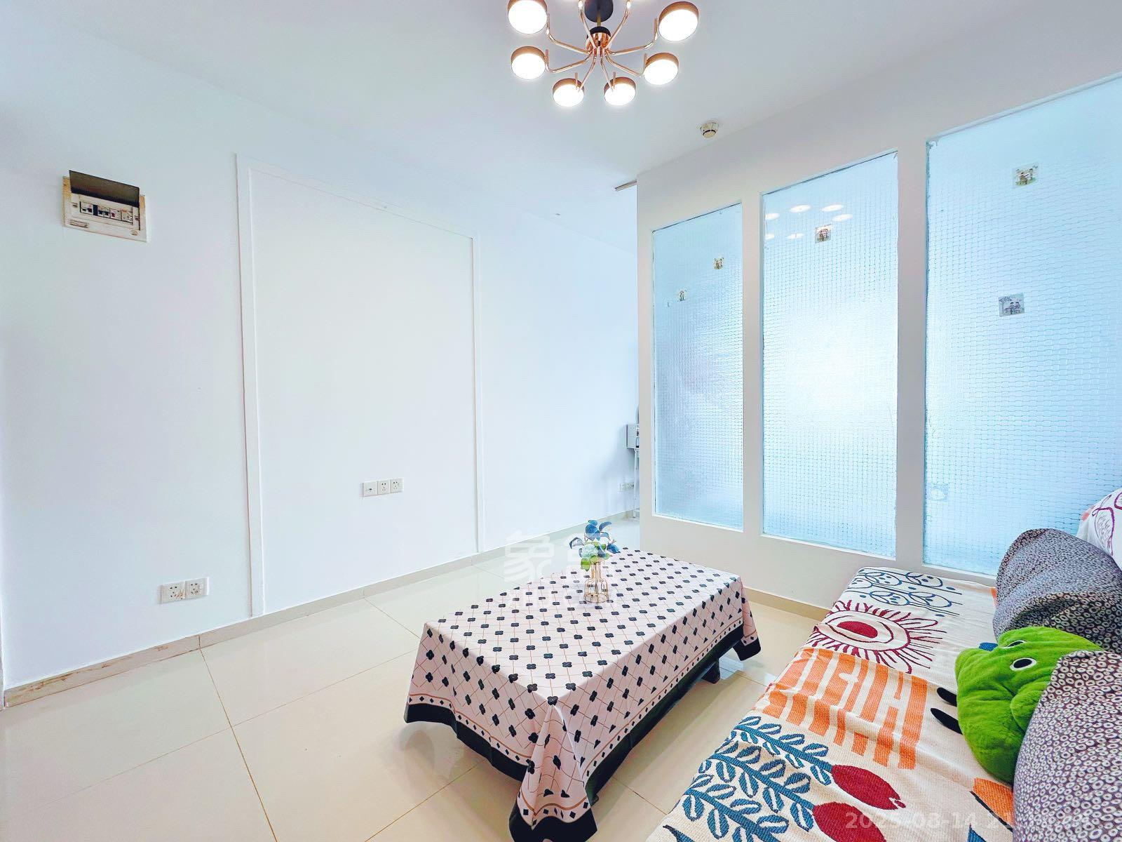 越界(天佑国际大厦)  1室1厅1卫    2000.0元/月 越界(天佑国际大厦)  1室1厅1卫    2000.0元/月室内图