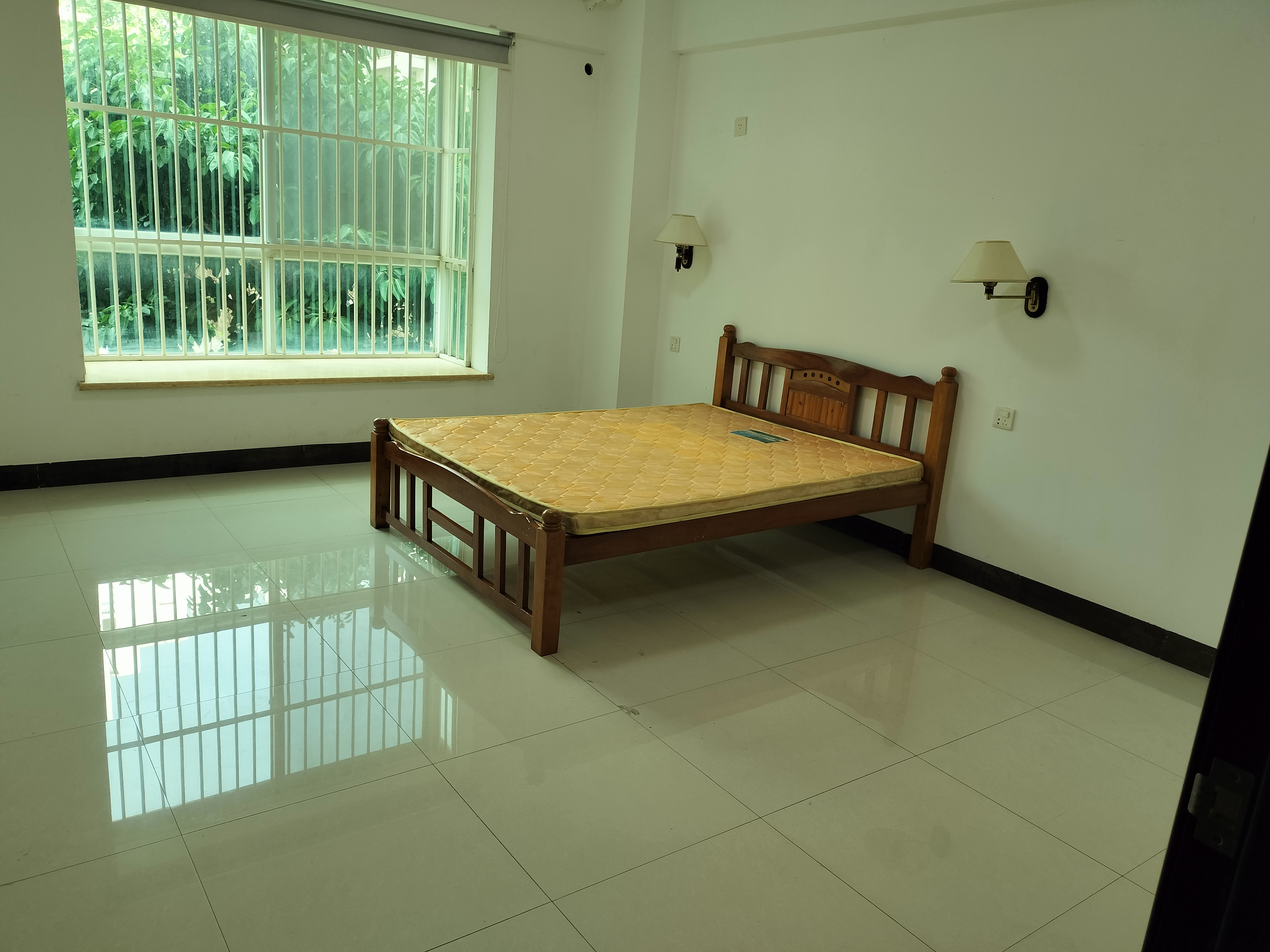 滨江温泉花园 3室2厅2卫 2300.0元/月 滨江温泉花园 3室2厅2卫 2300.0元/月室内图