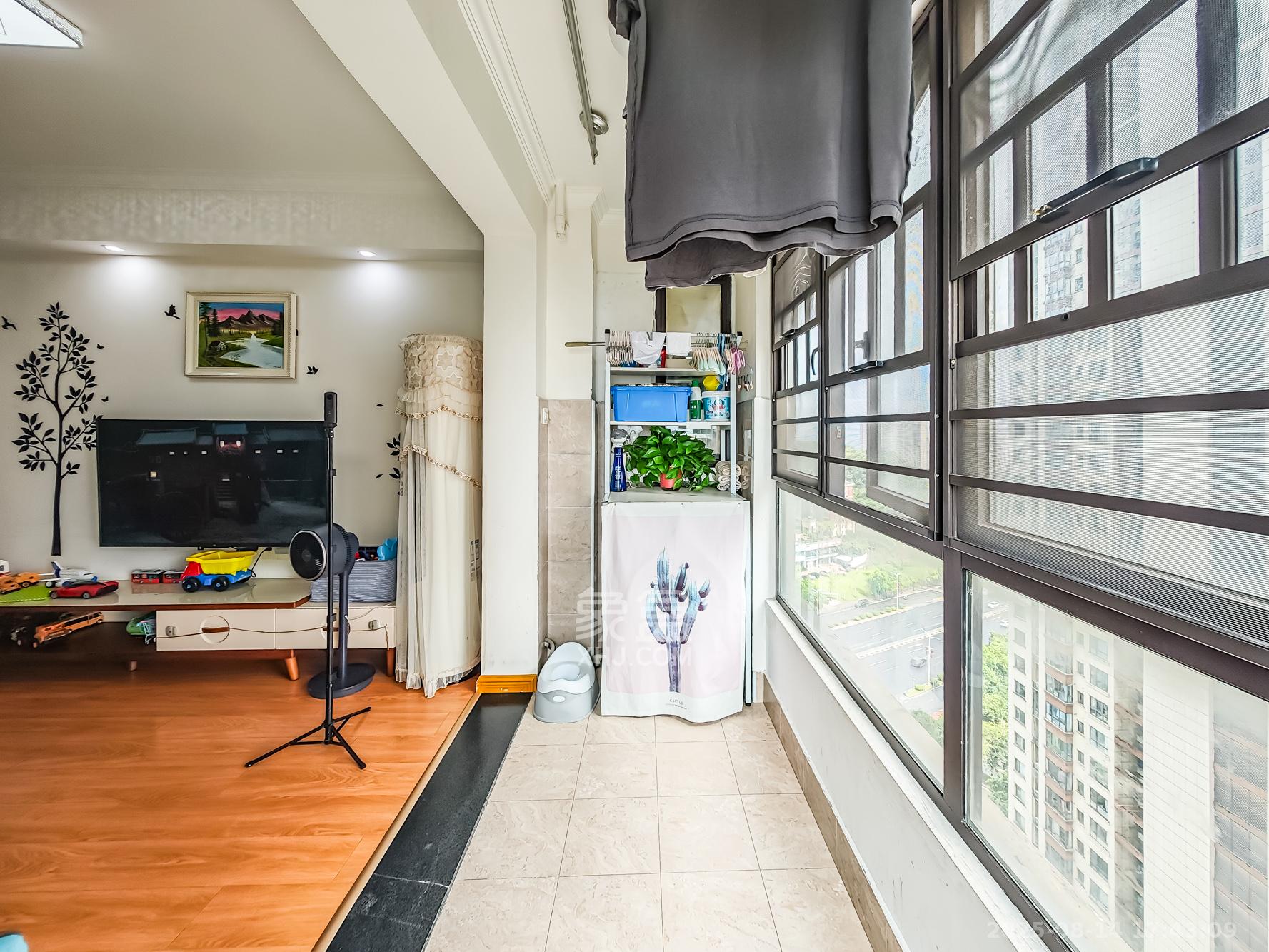 山语城三期  2室1厅1卫    55.0万 山语城三期  2室1厅1卫    55.0万阳台